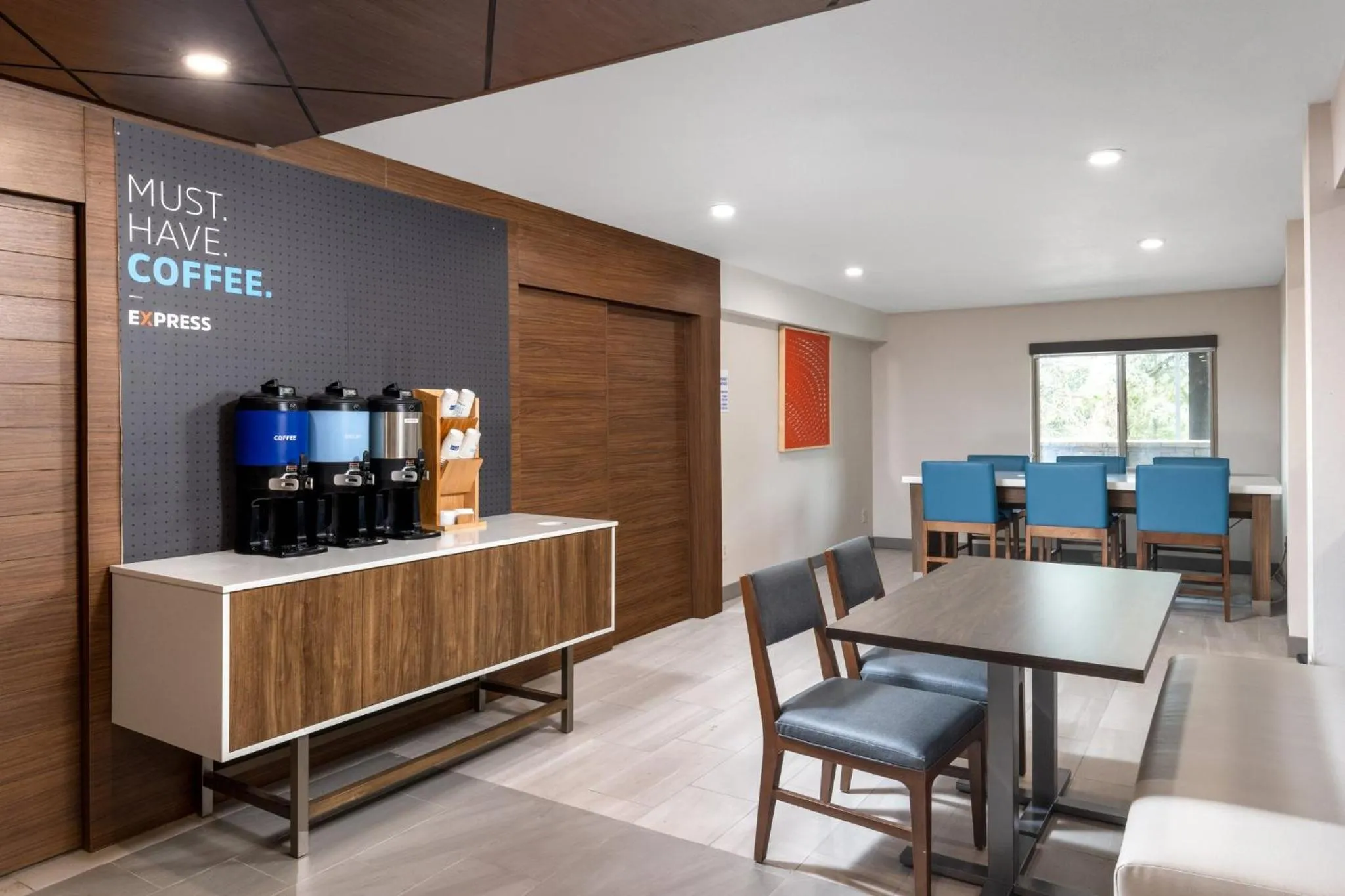 Bedroom in Holiday Inn Express Portland South - Lake Oswego by IHG