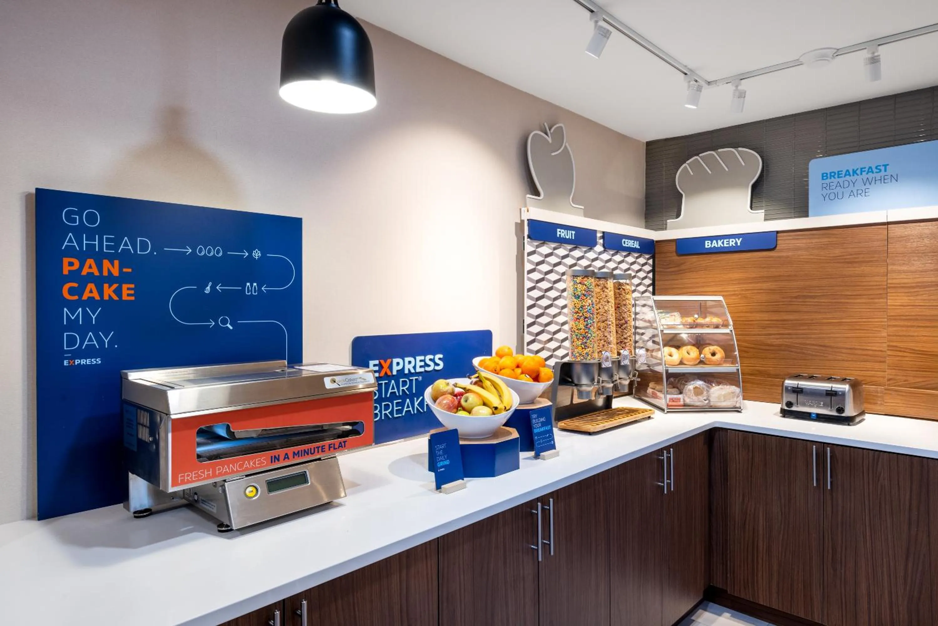 Breakfast in Holiday Inn Express Portland South - Lake Oswego by IHG