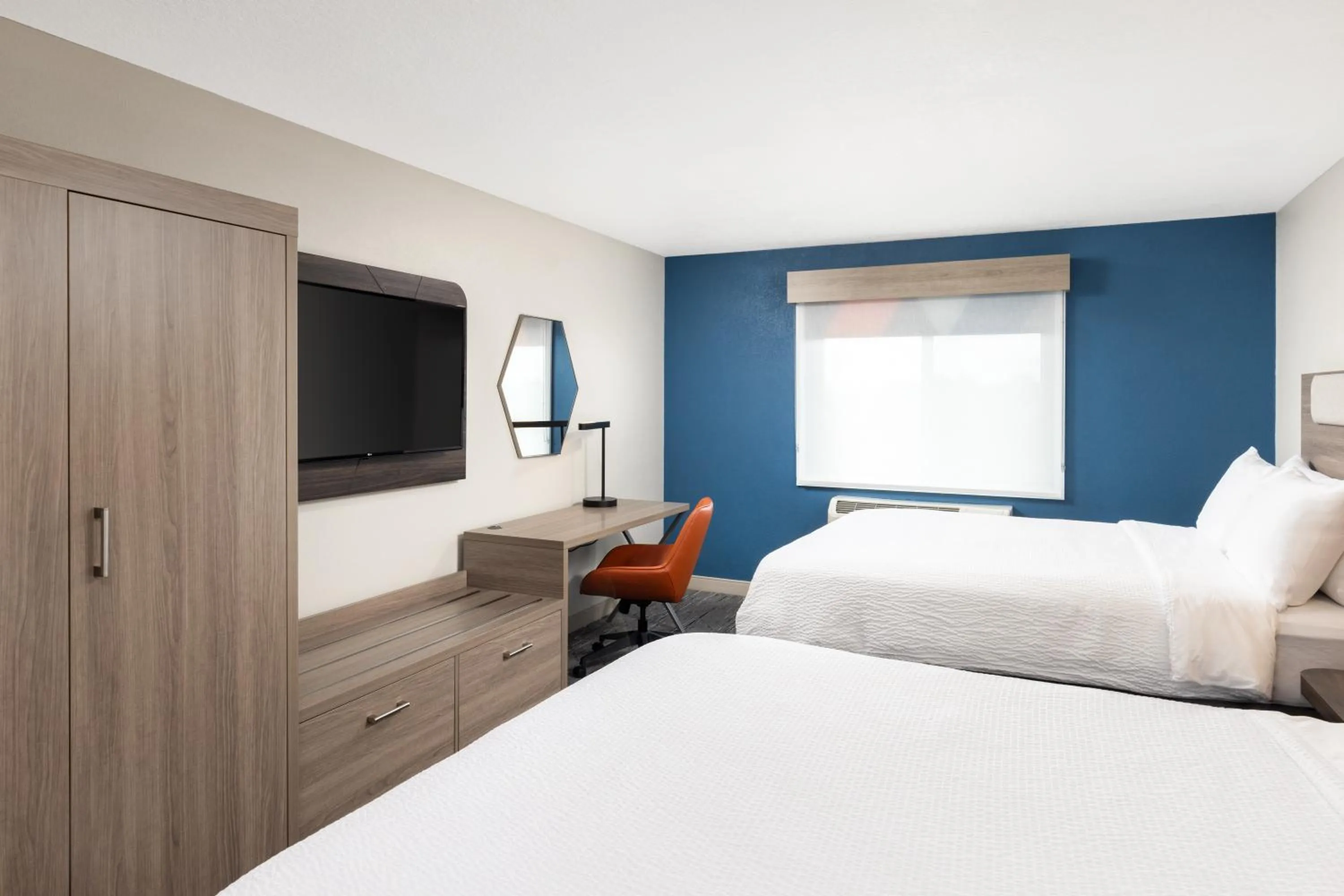 Bed in Holiday Inn Express Portland South - Lake Oswego by IHG