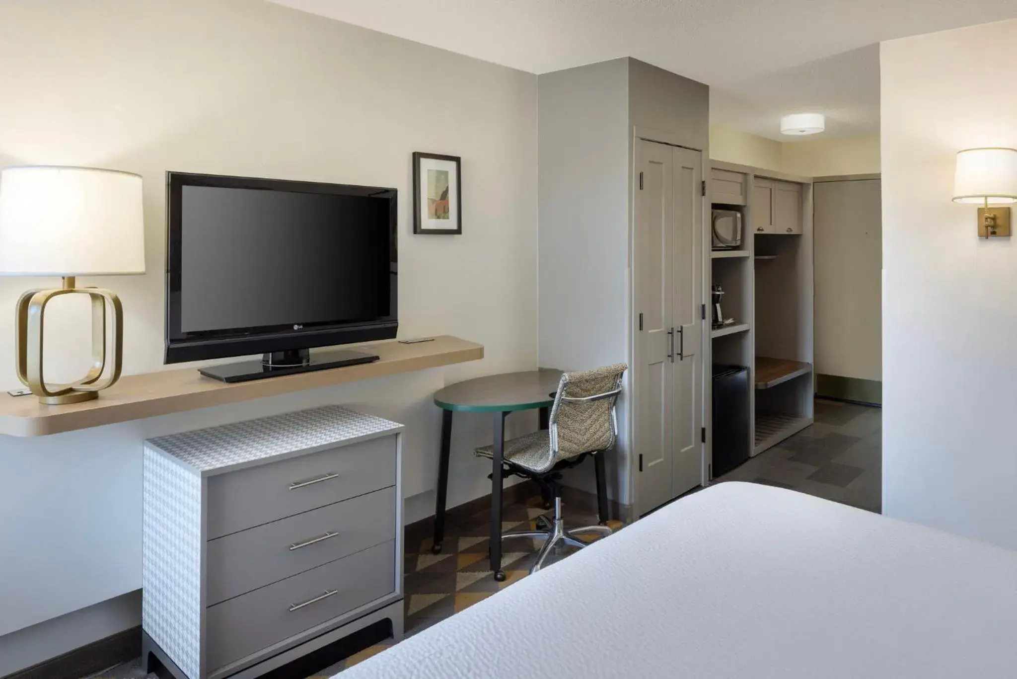 Standard King Room - Pet Friendly in Holiday Inn Steamboat Springs by IHG Standard King Room - Pet Friendly in Holiday Inn Steamboat Springs by IHG