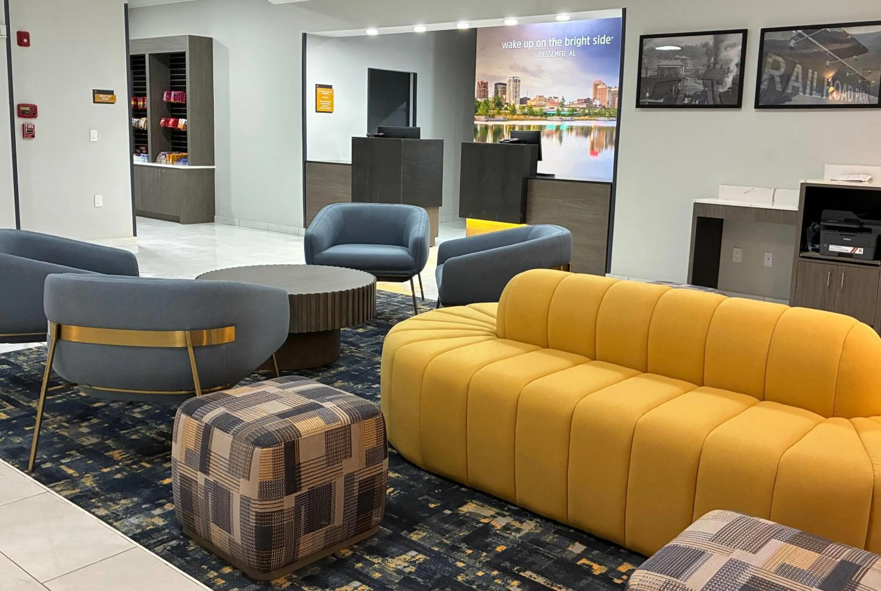 Lobby or reception in La Quinta Inn & Suites by Wyndham Bessemer
