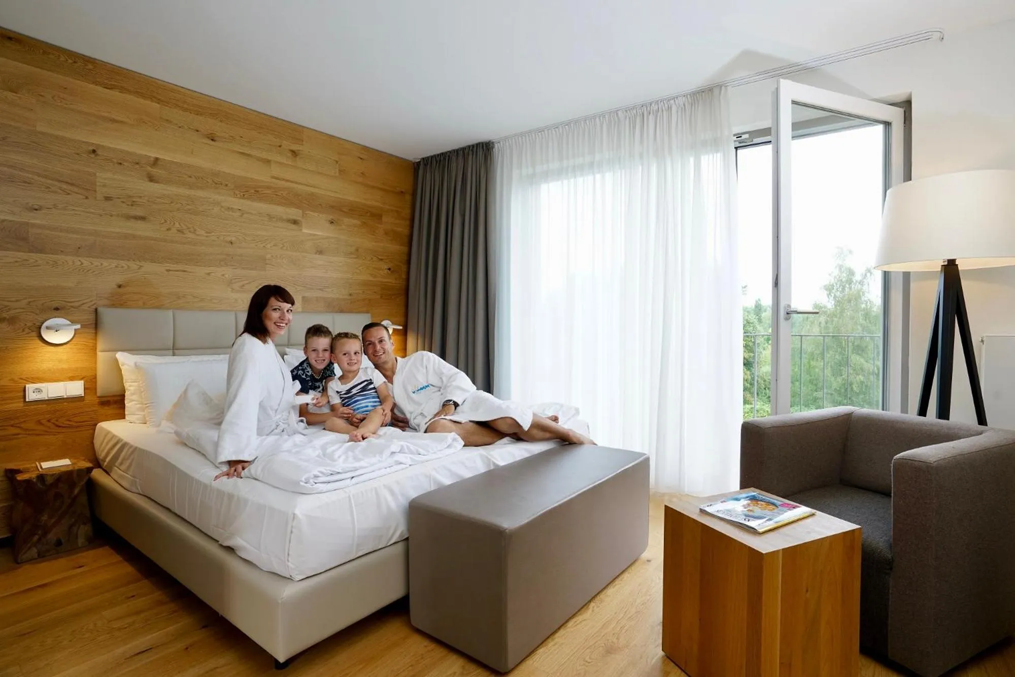 People, Bed in WONNEMAR Resort-Hotel