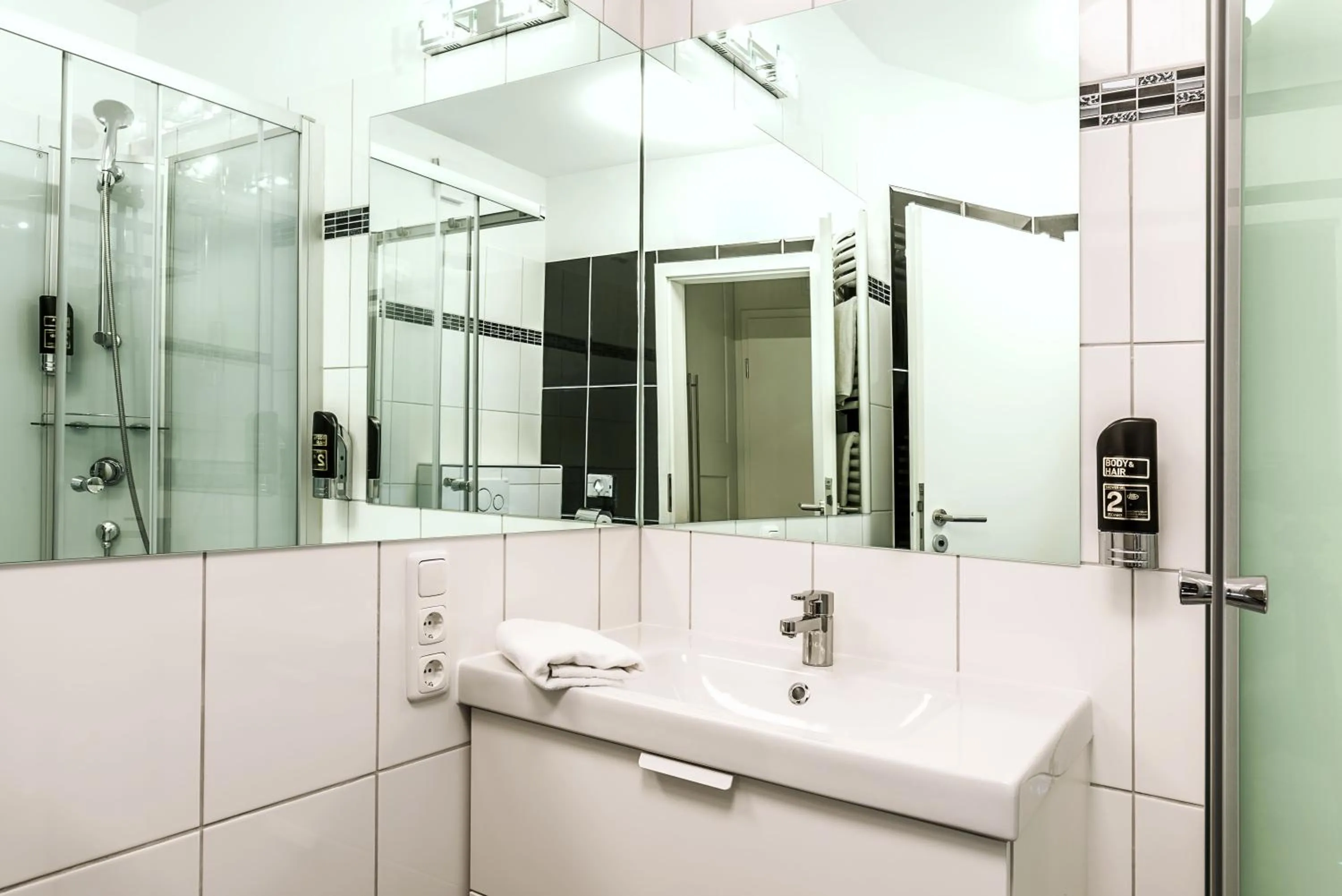 Bathroom in Hotel SleepInn Volkspark