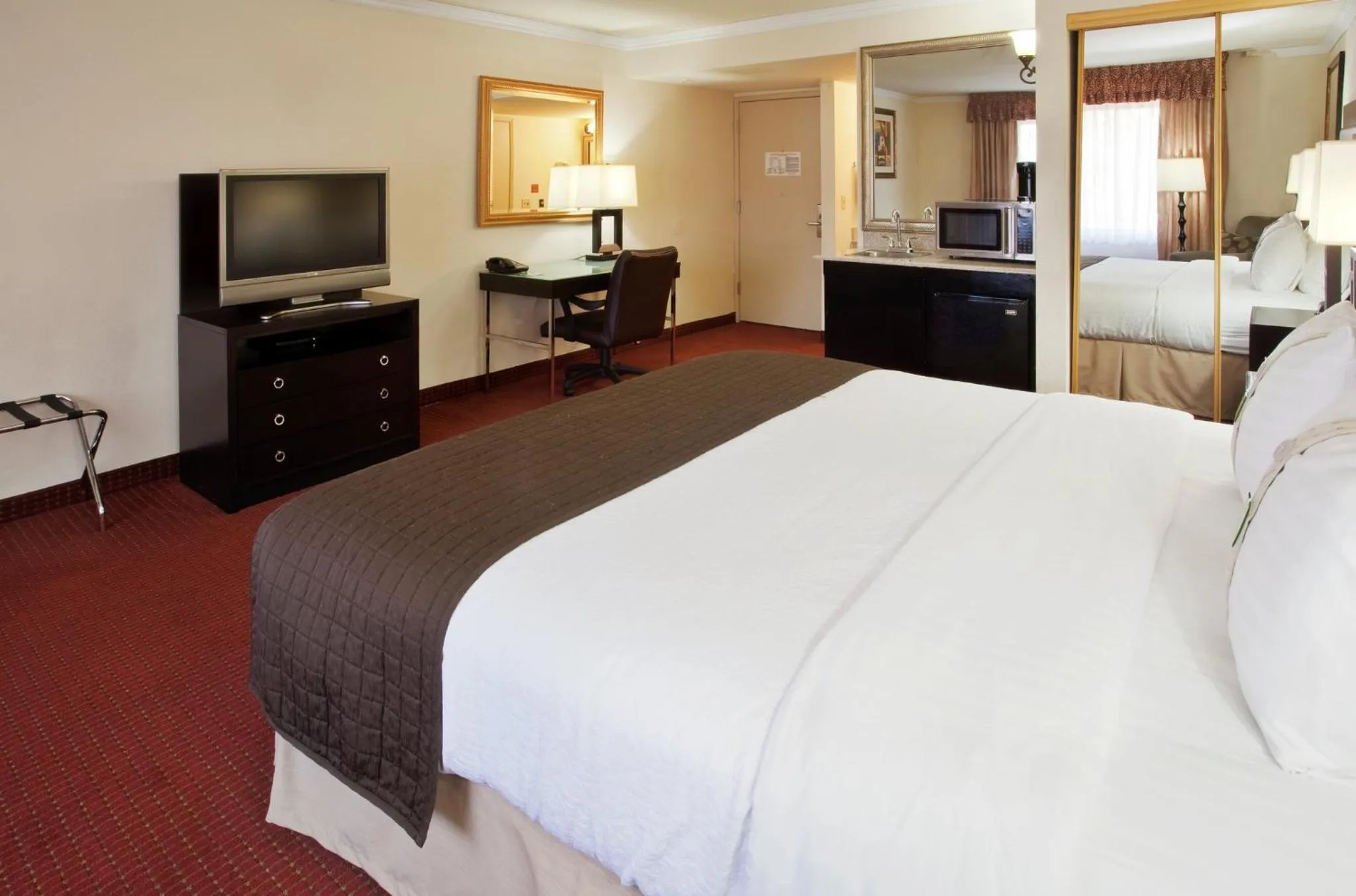 Photo of the whole room, Bed in Holiday Inn Rancho Cordova - Northeast Sacramento by IHG