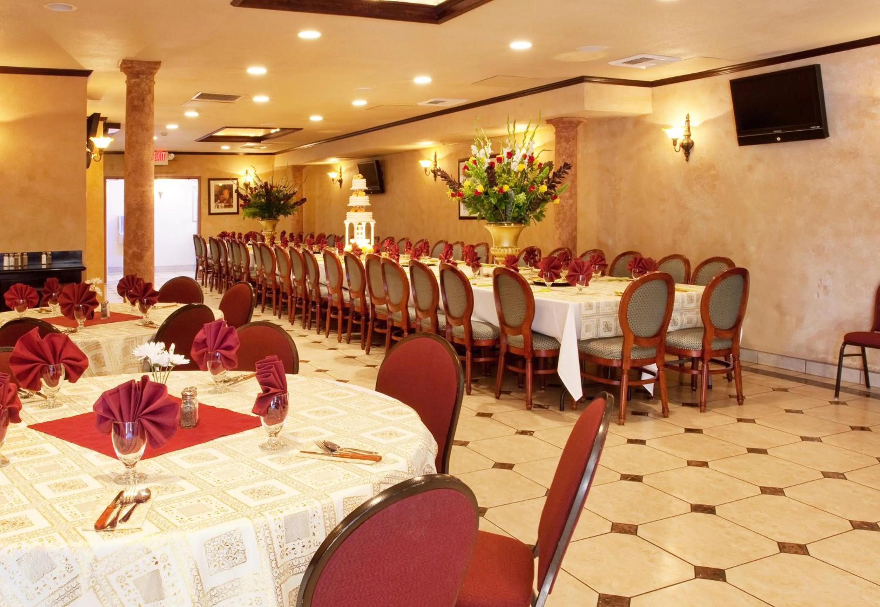 Restaurant/places to eat in Holiday Inn Rancho Cordova - Northeast Sacramento by IHG