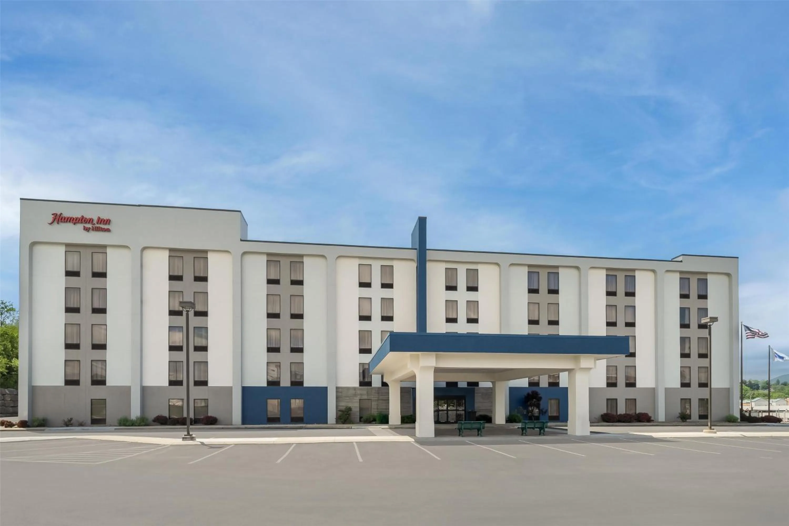 Property building in Hampton Inn Altoona