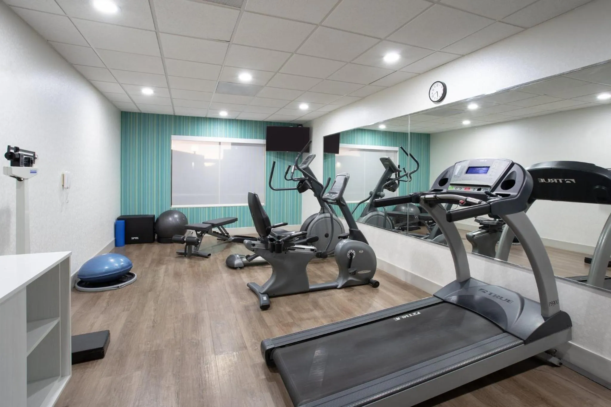 Fitness centre/facilities in Holiday Inn Express & Suites Tucson by IHG