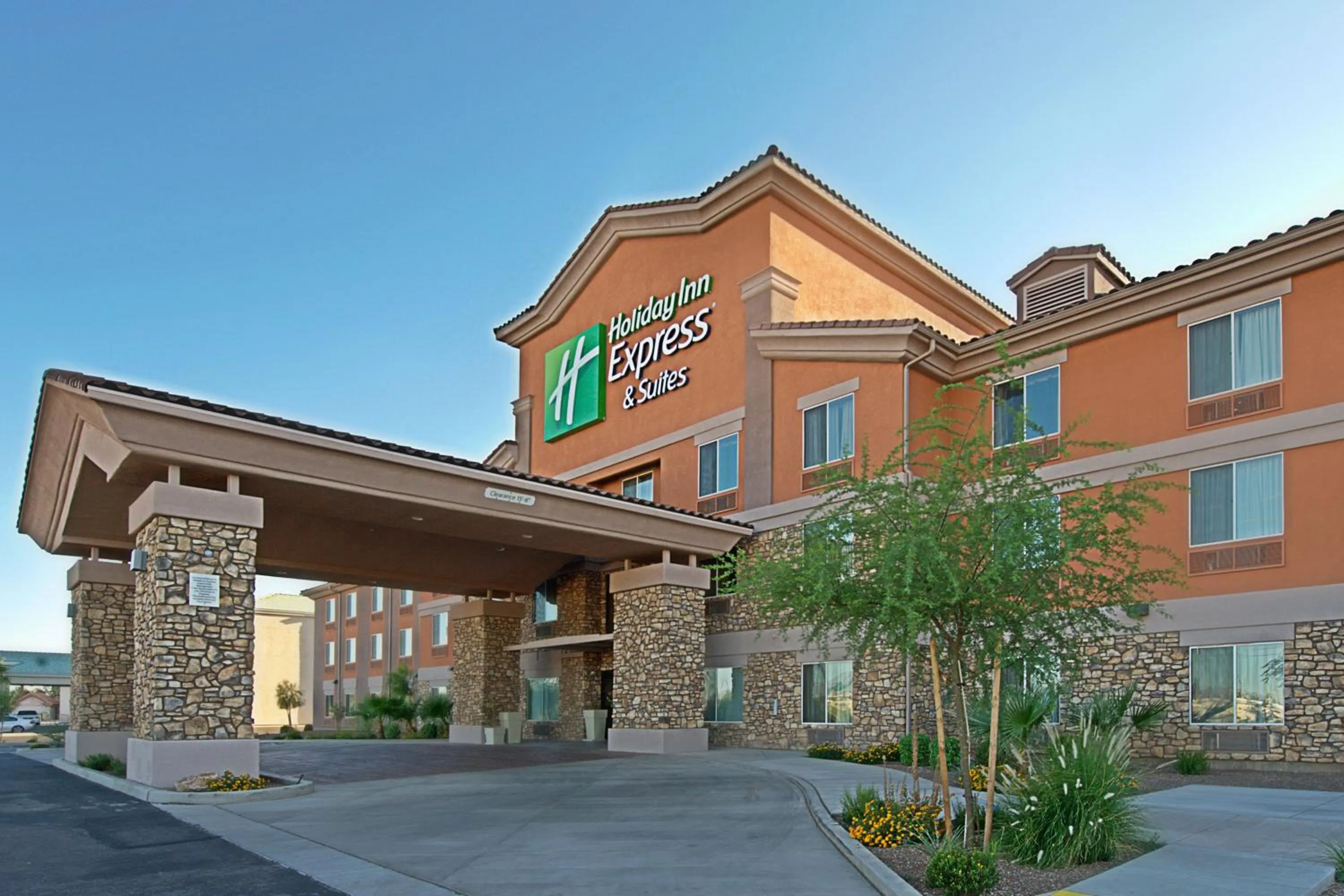 Property building in Holiday Inn Express & Suites Tucson by IHG