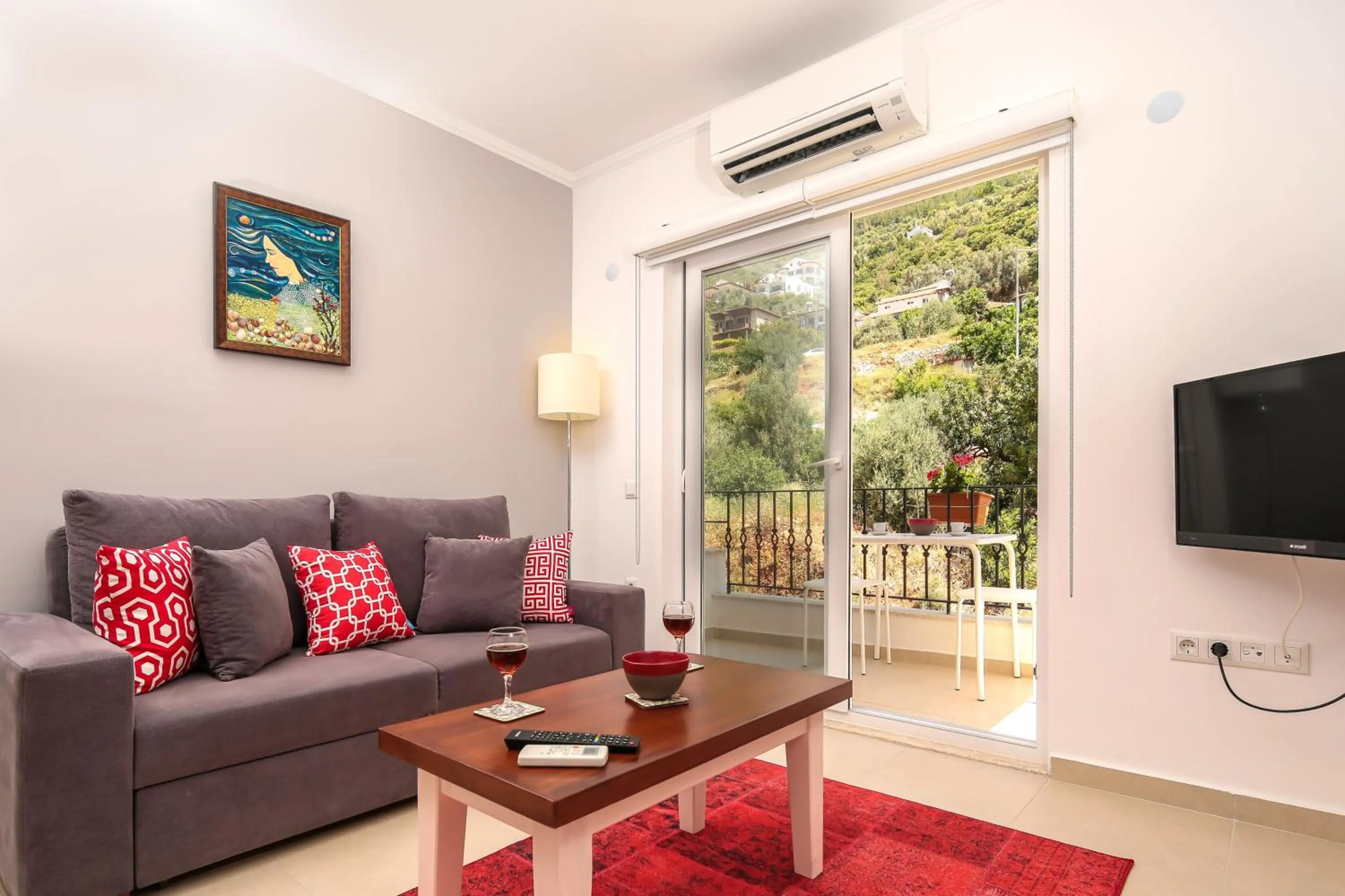 TV and multimedia in Kasinn Apart Hotel