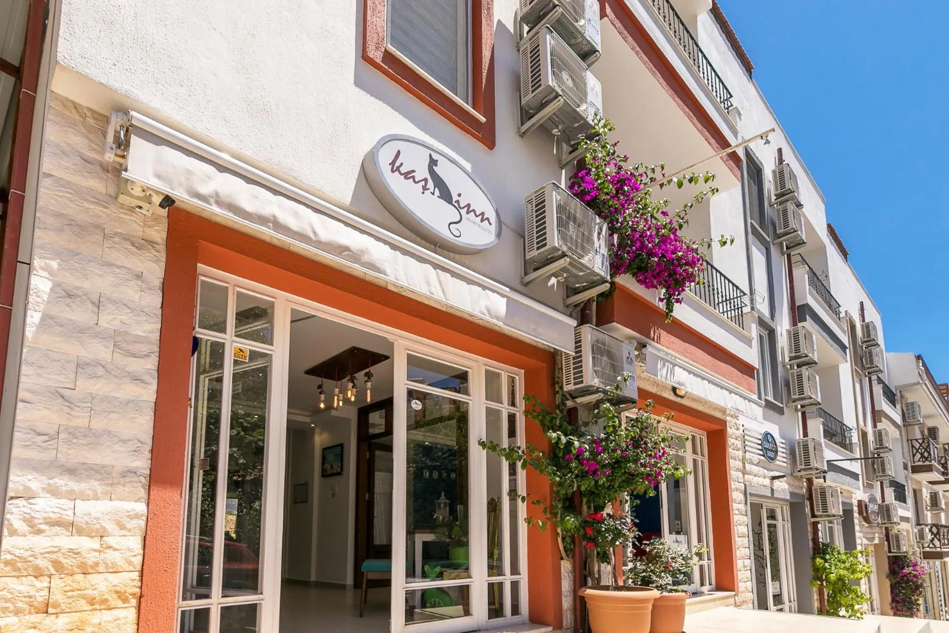 Facade/entrance in Kasinn Apart Hotel