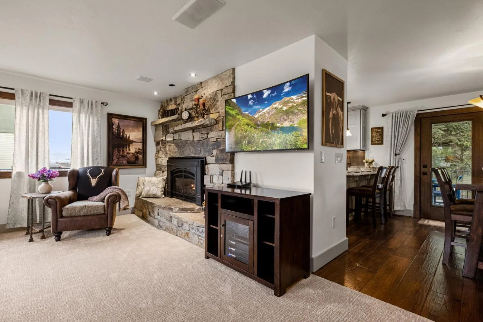 Living room in Coyote Bluff Estate