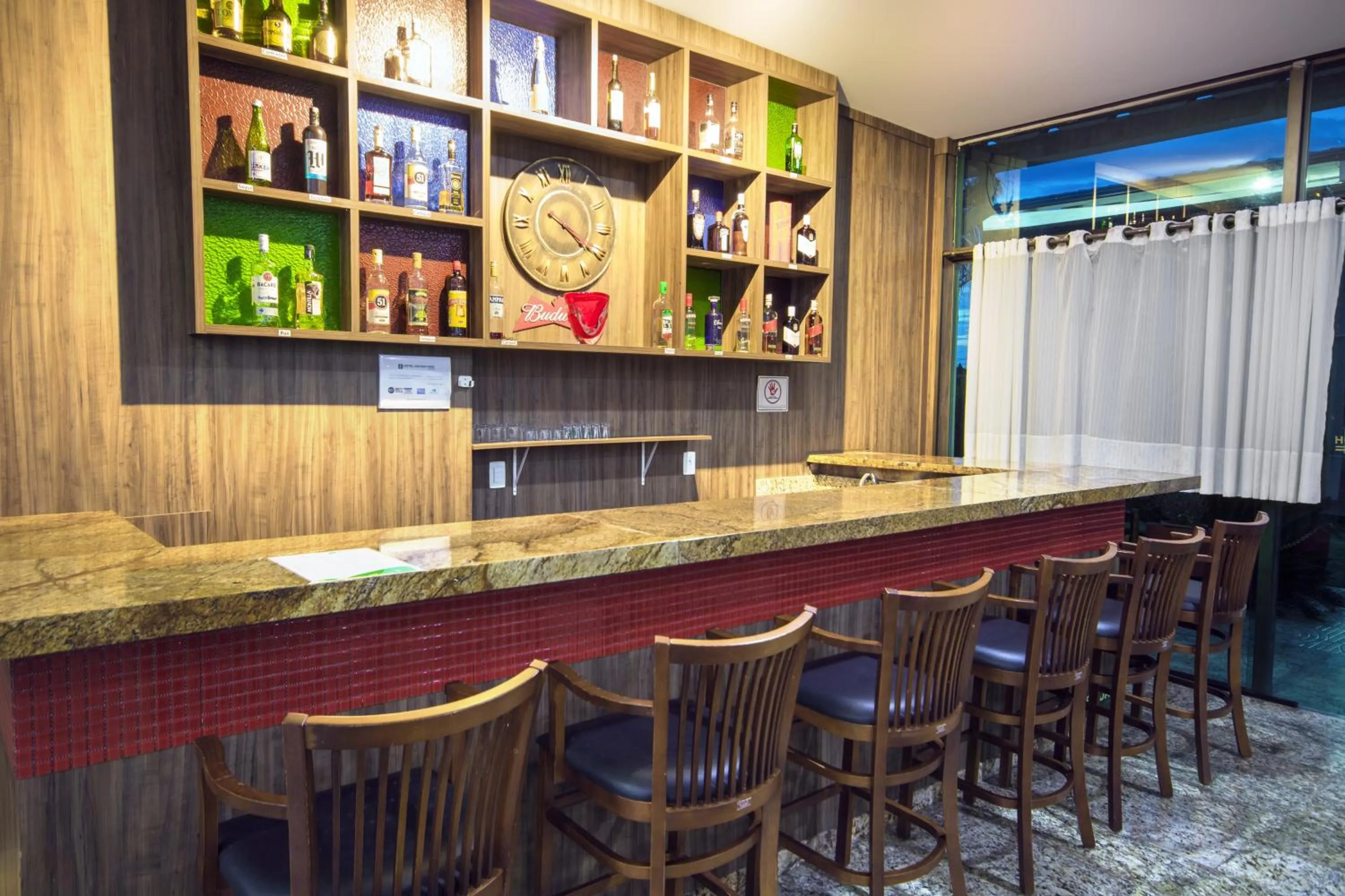 Lounge or bar in Hotel Golden Park Sorocaba & Convenções by Nacional Inn