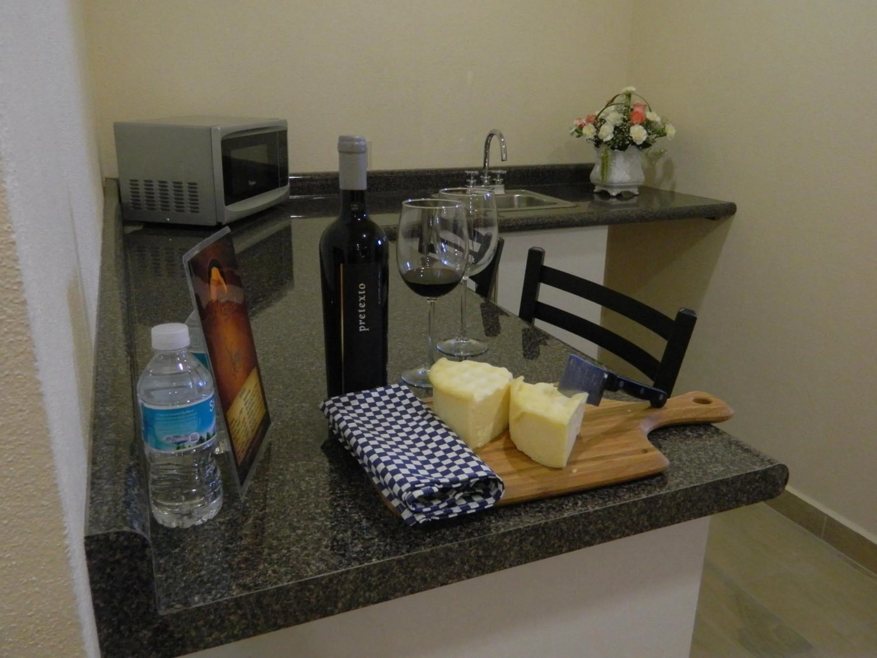 Kitchen or kitchenette in Hotel Plaza Bernal