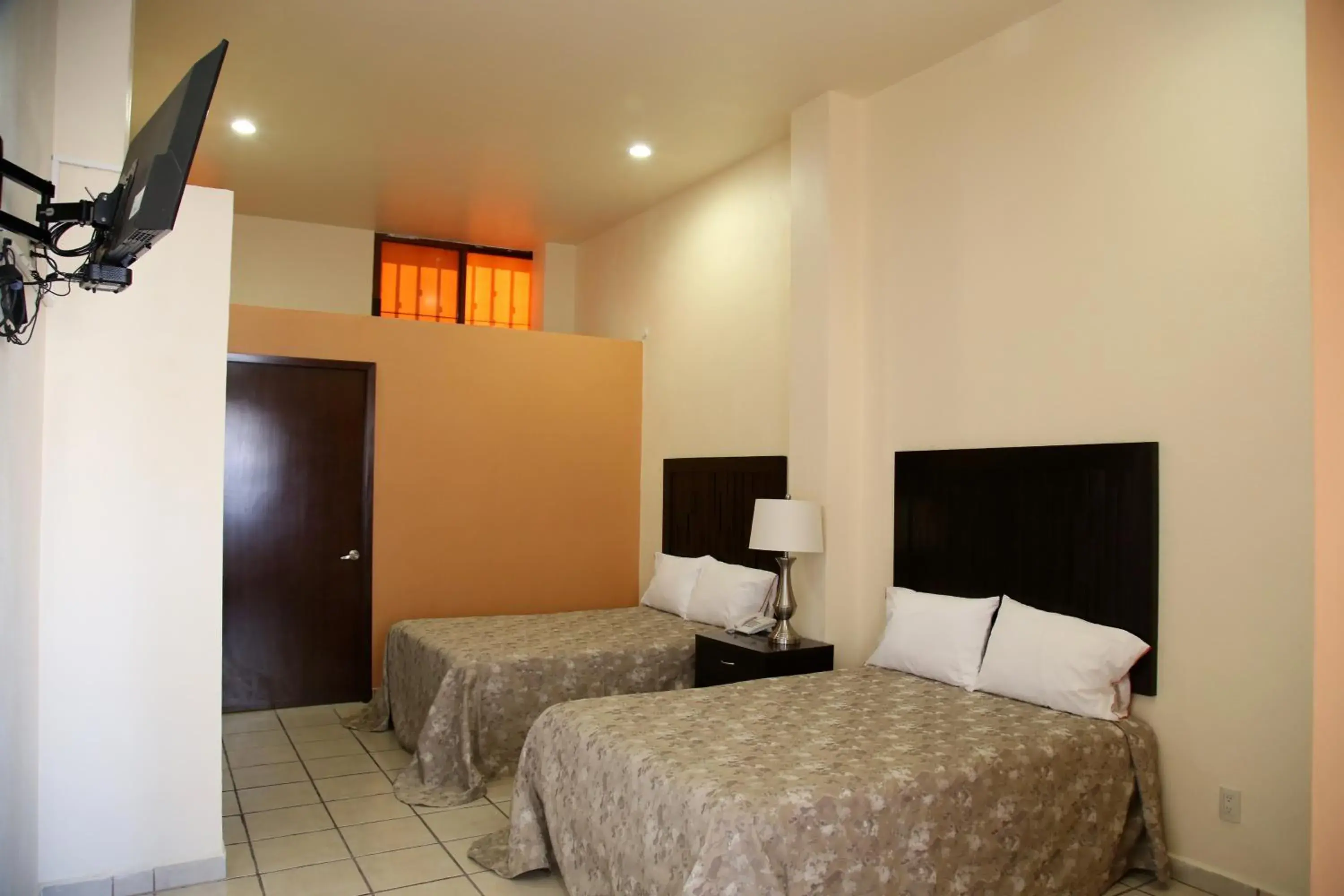 Twin Room in Hotel Plaza Bernal Twin Room in Hotel Plaza Bernal