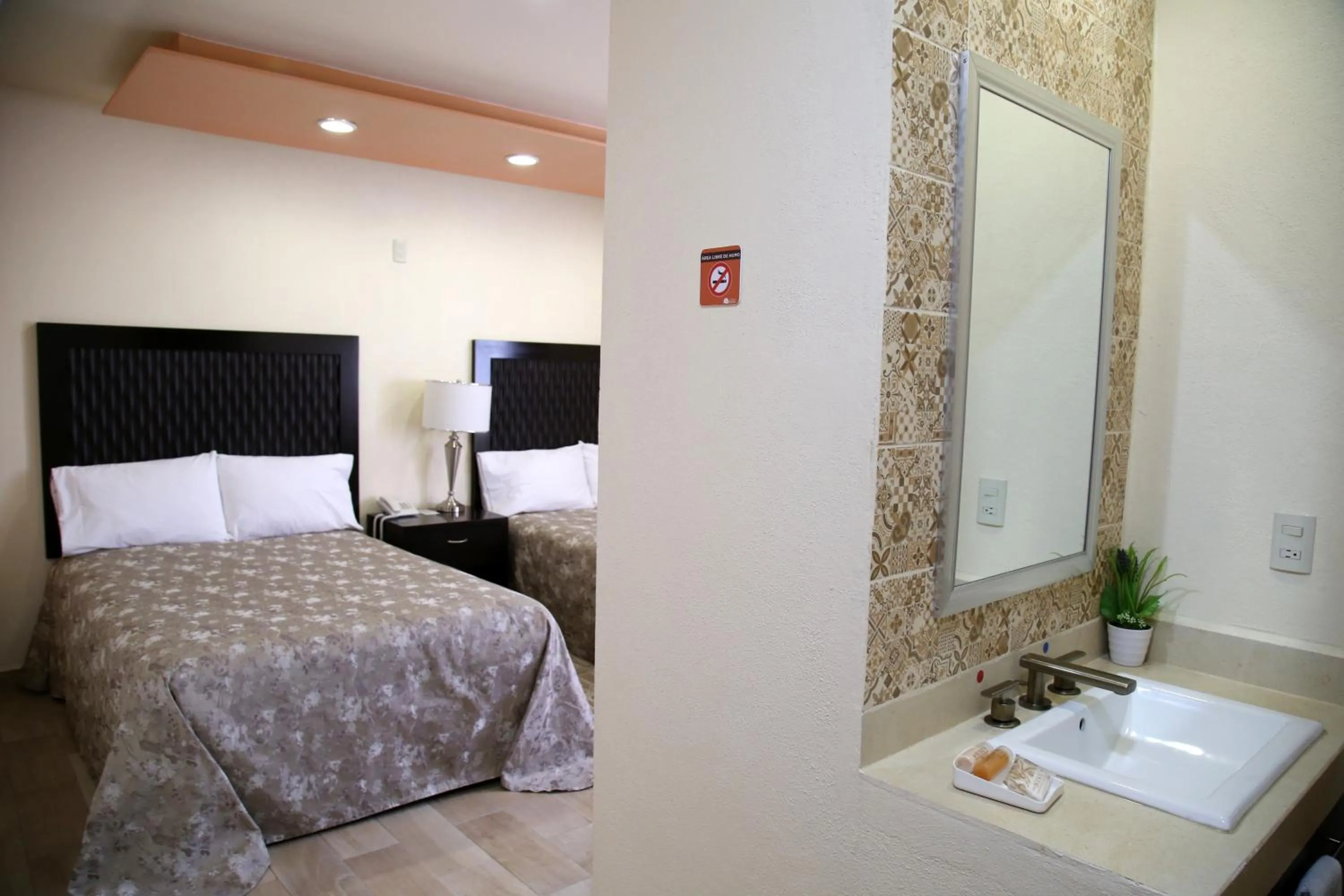 Photo of the whole room, Bed in Hotel Plaza Bernal