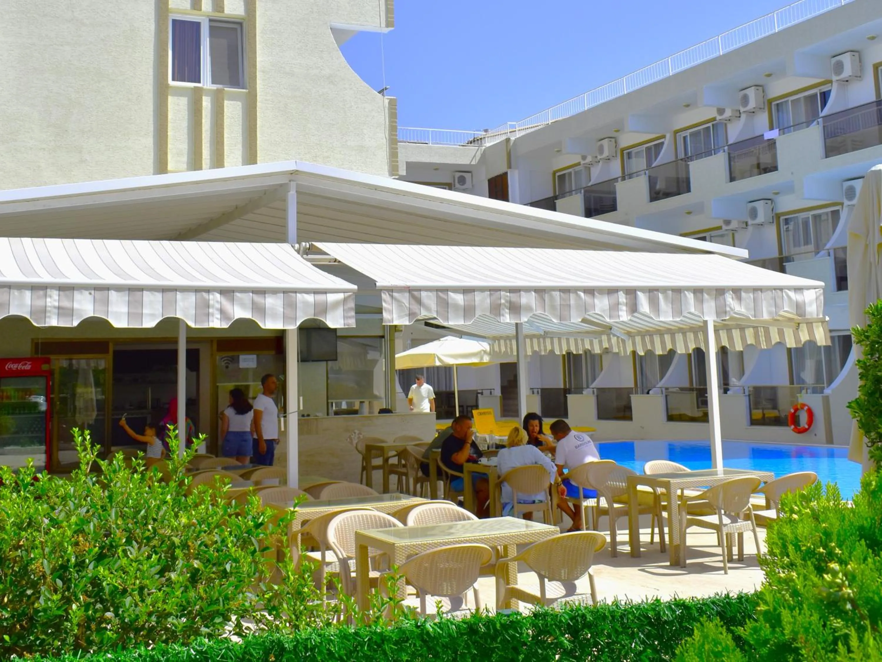 Restaurant/places to eat in Mulka Hotel