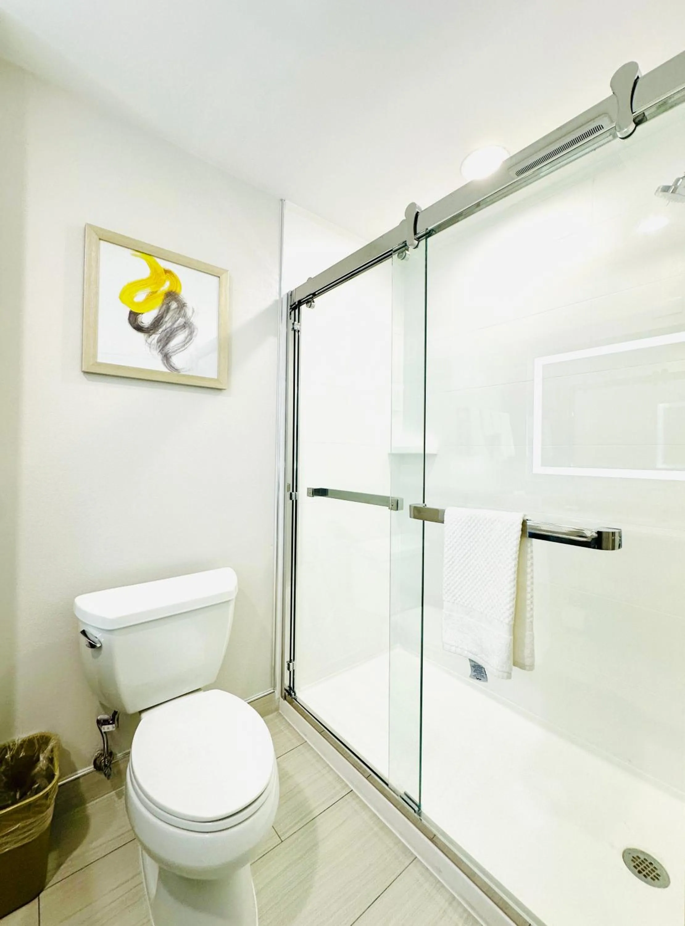 Shower in Comfort Inn & Suites Plainville-Foxboro