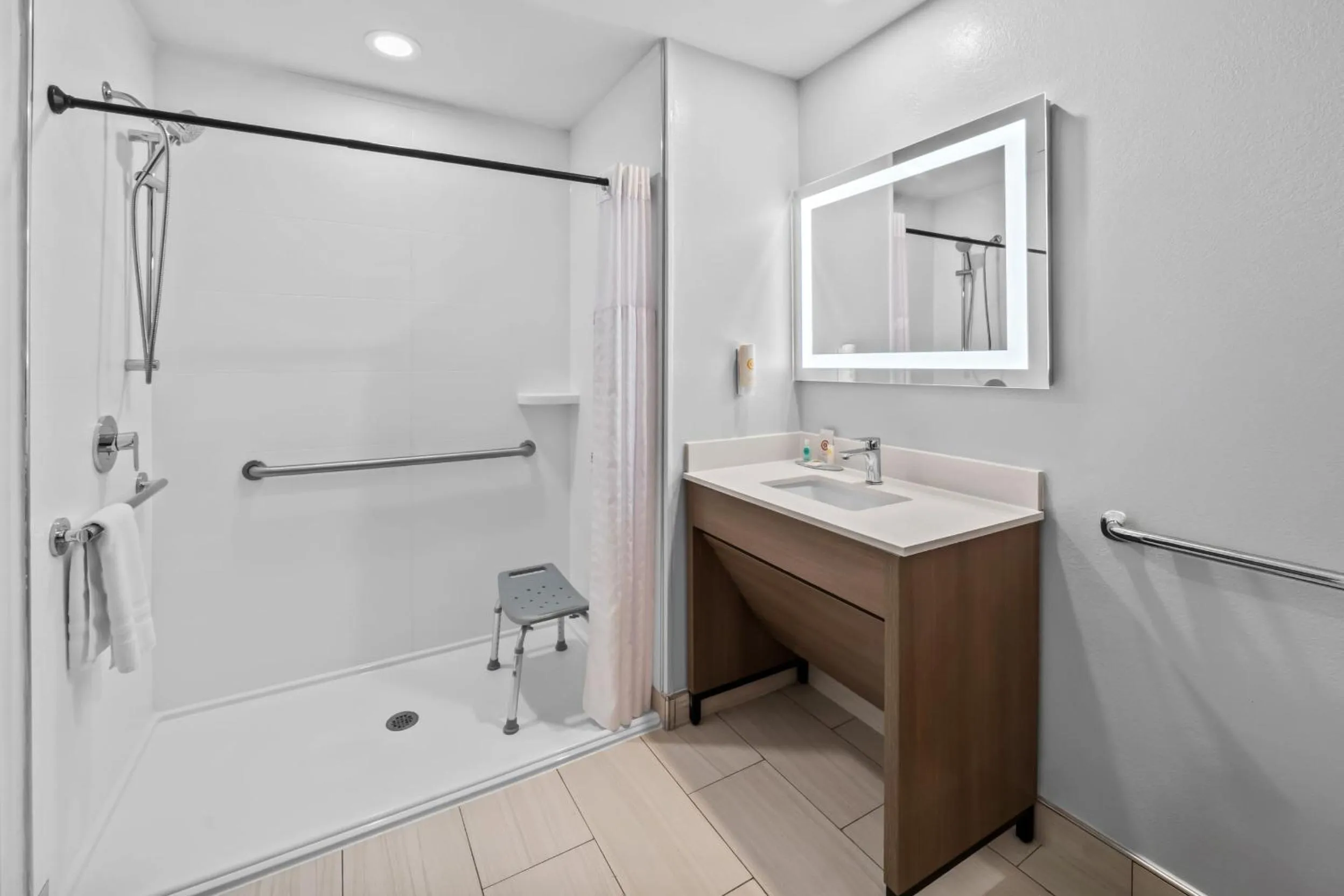 Comfort Inn & Suites Plainville-Foxboro