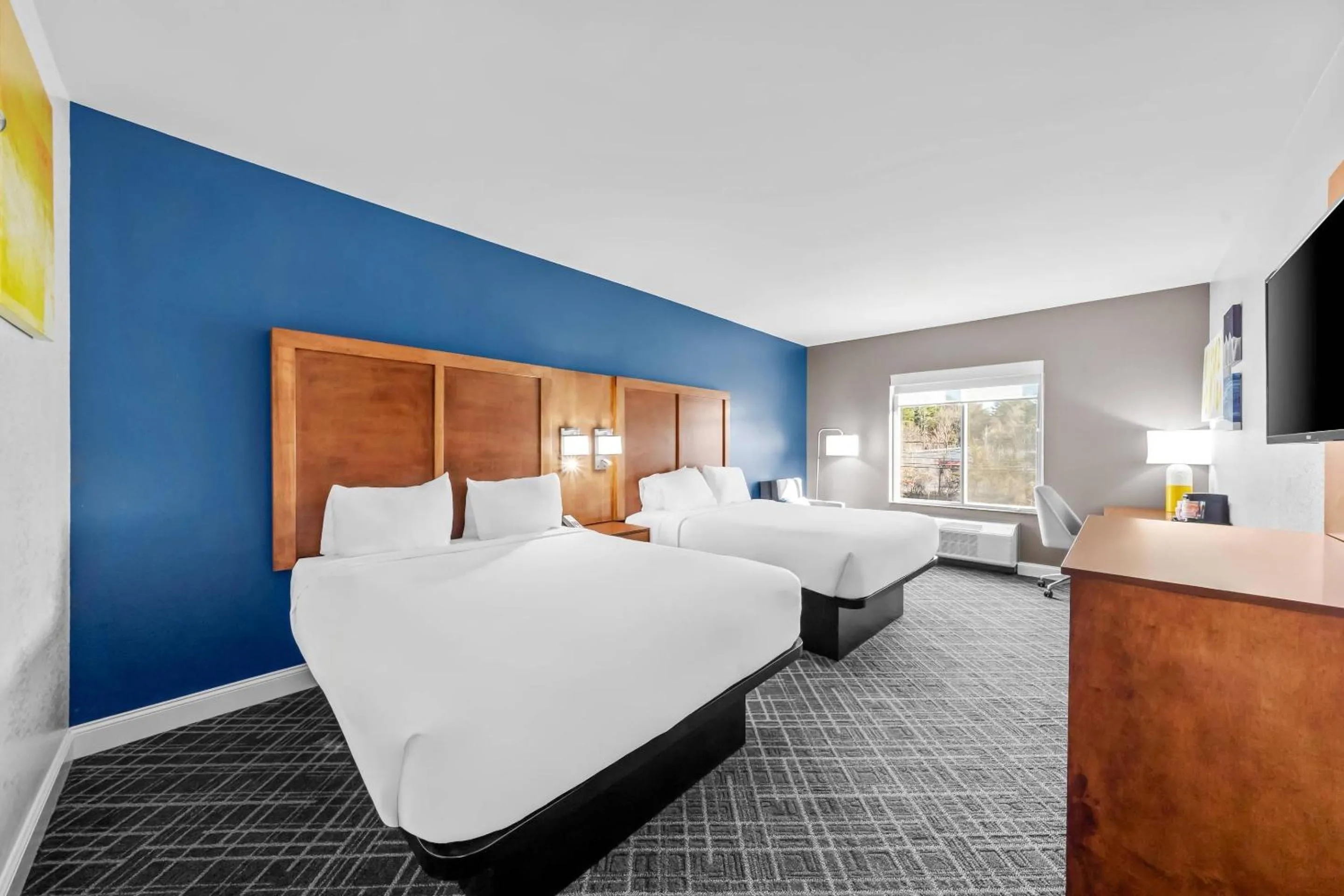 Bedroom, Bed in Comfort Inn & Suites Plainville-Foxboro