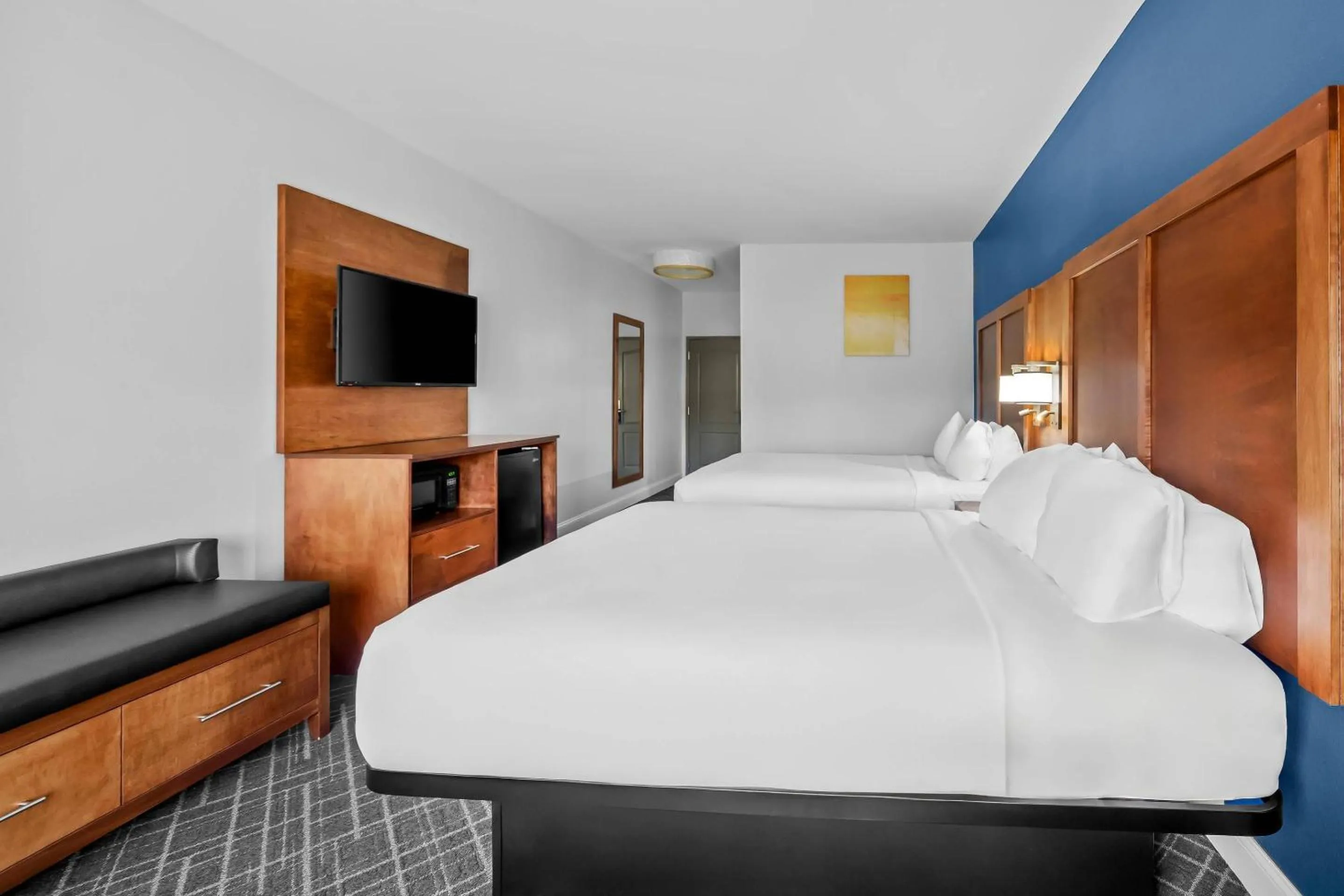 Bedroom, Bed in Comfort Inn & Suites Plainville-Foxboro