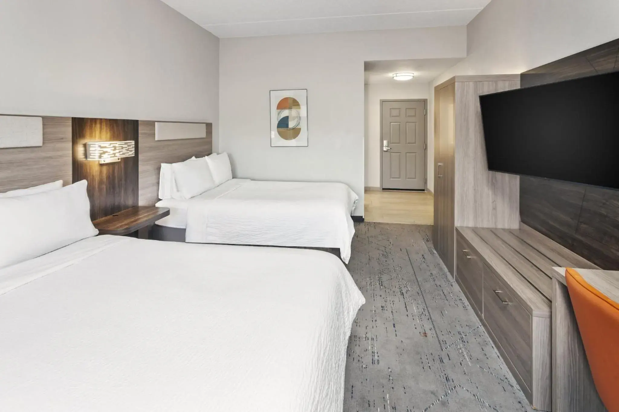 Standard Queen Room with Two Queen Beds and Extra Floor Space in Holiday Inn Express & Suites Chicago West-O'Hare Arpt Area by IHG Standard Queen Room with Two Queen Beds and Extra Floor Space in Holiday Inn Express & Suites Chicago West-O'Hare Arpt Area by IHG