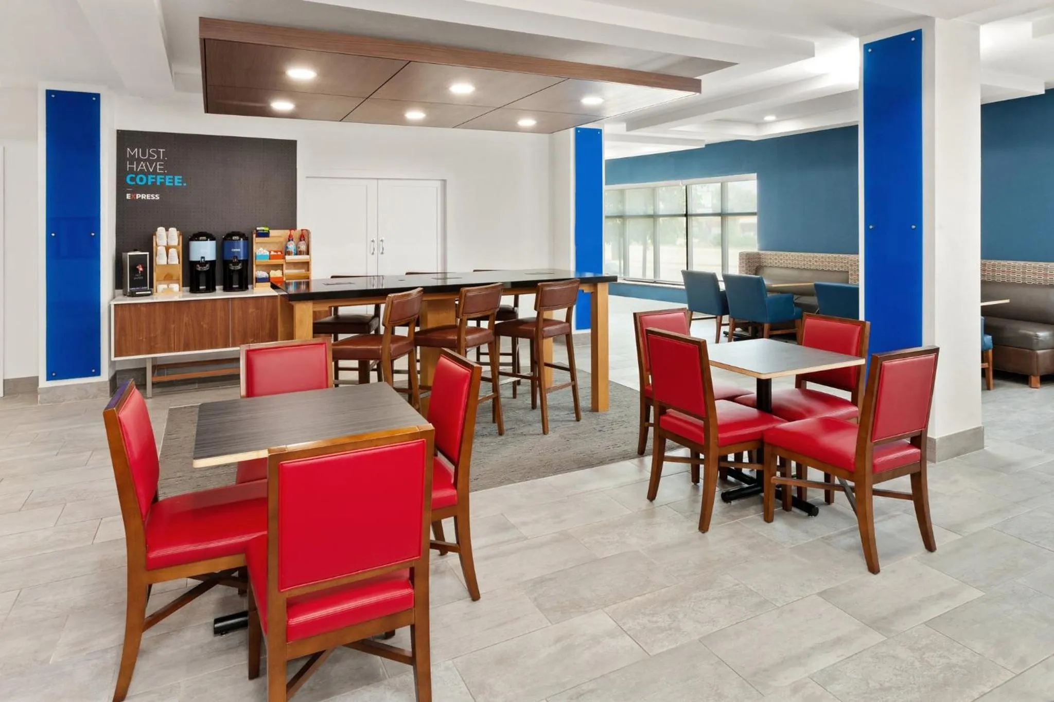 Breakfast in Holiday Inn Express & Suites Chicago West-O'Hare Arpt Area by IHG