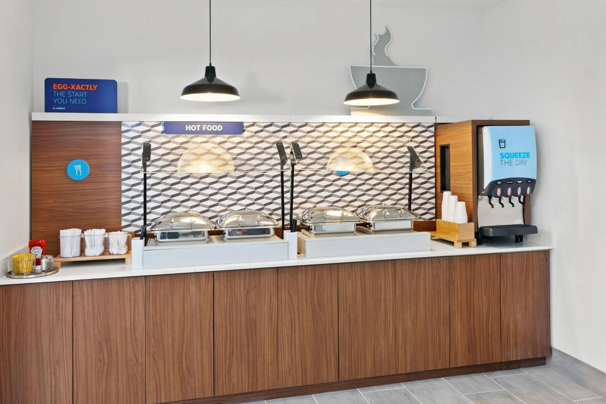 Breakfast in Holiday Inn Express & Suites Chicago West-O'Hare Arpt Area by IHG