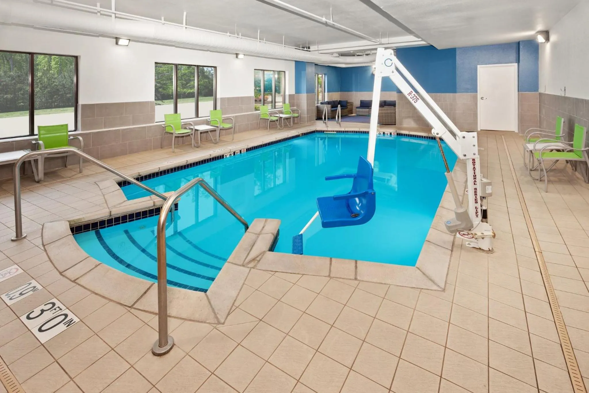 Swimming pool in Holiday Inn Express & Suites Chicago West-O'Hare Arpt Area by IHG