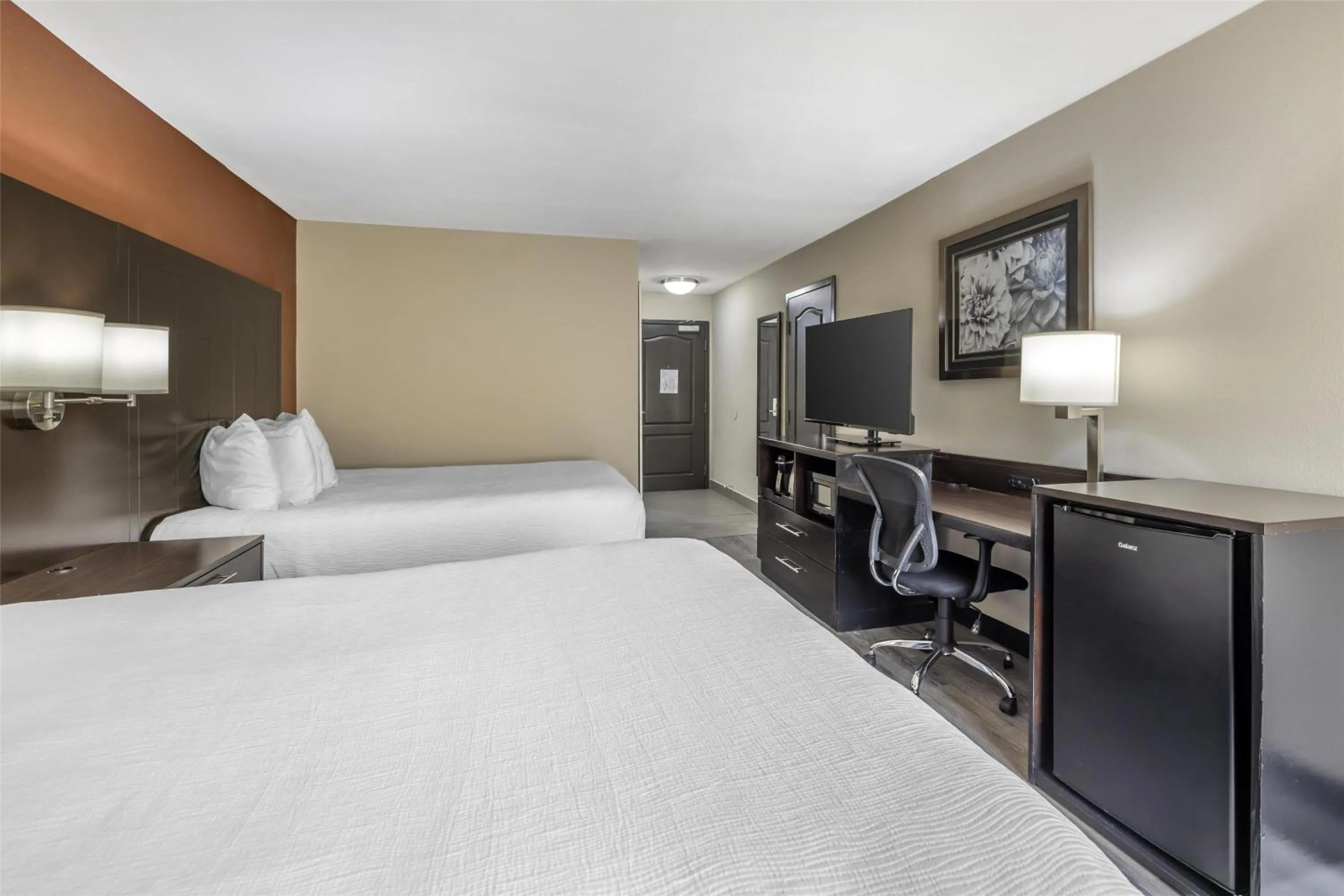 Bedroom, Bed in Best Western Plus Lee's Summit Hotel & Suites