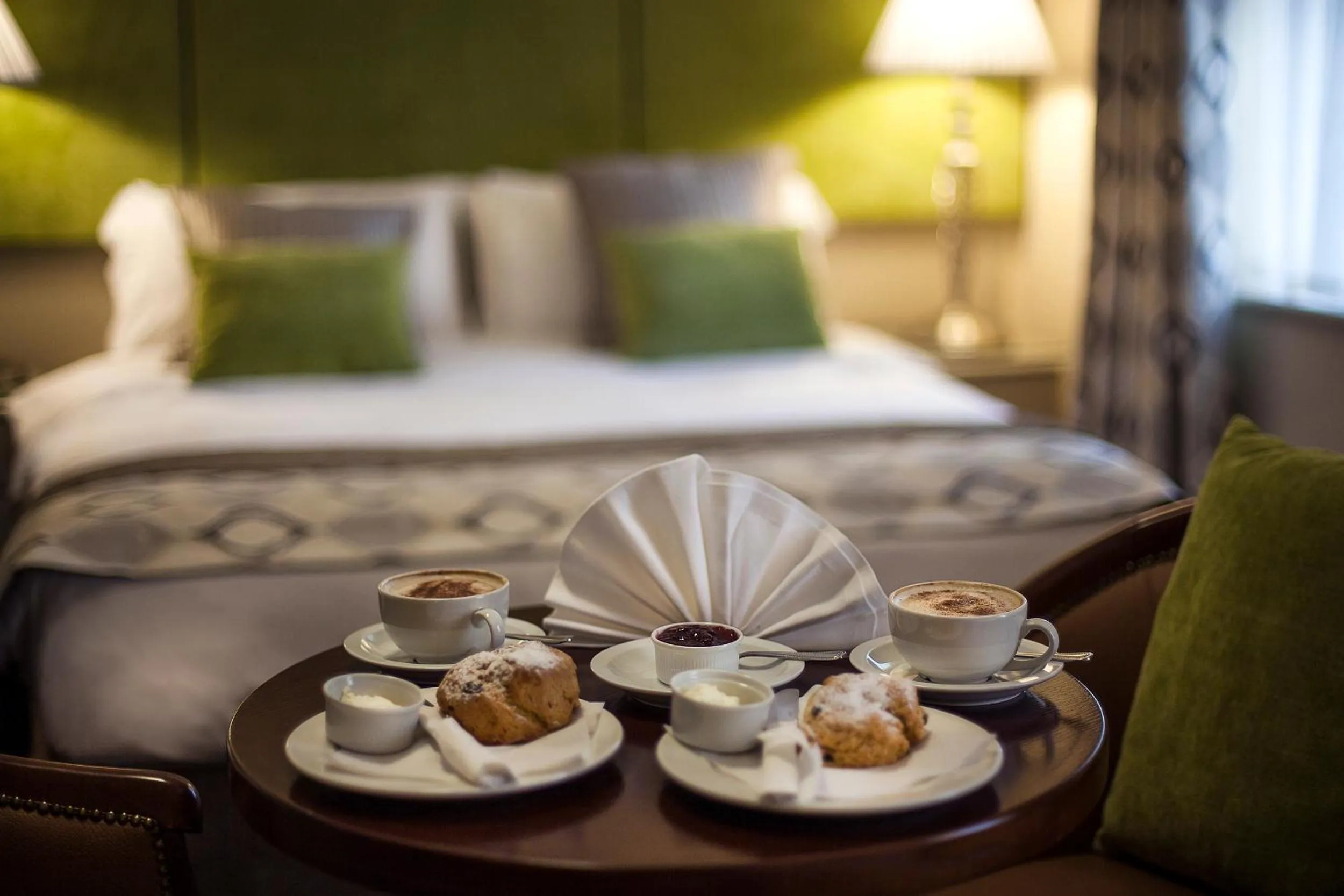 Bedroom, Bed in Breffni Arms Hotel