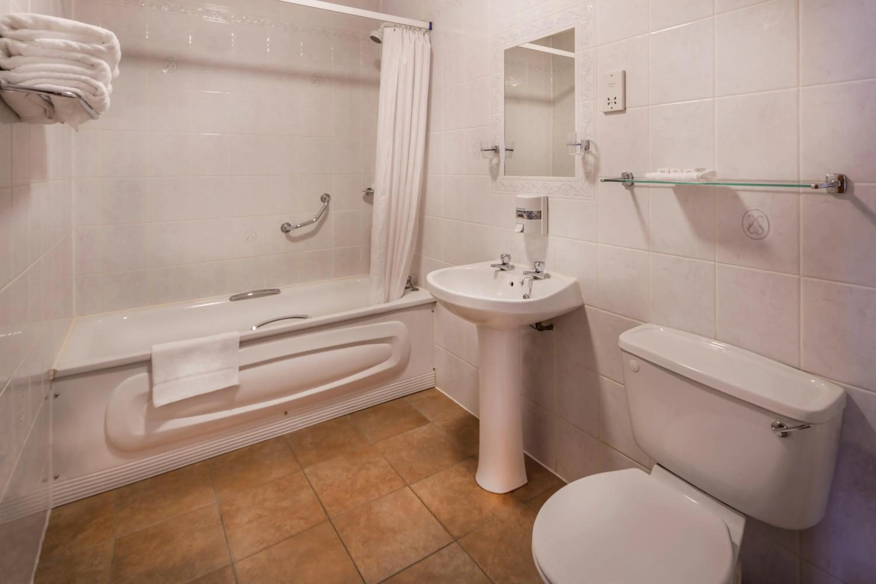 Shower in Breffni Arms Hotel