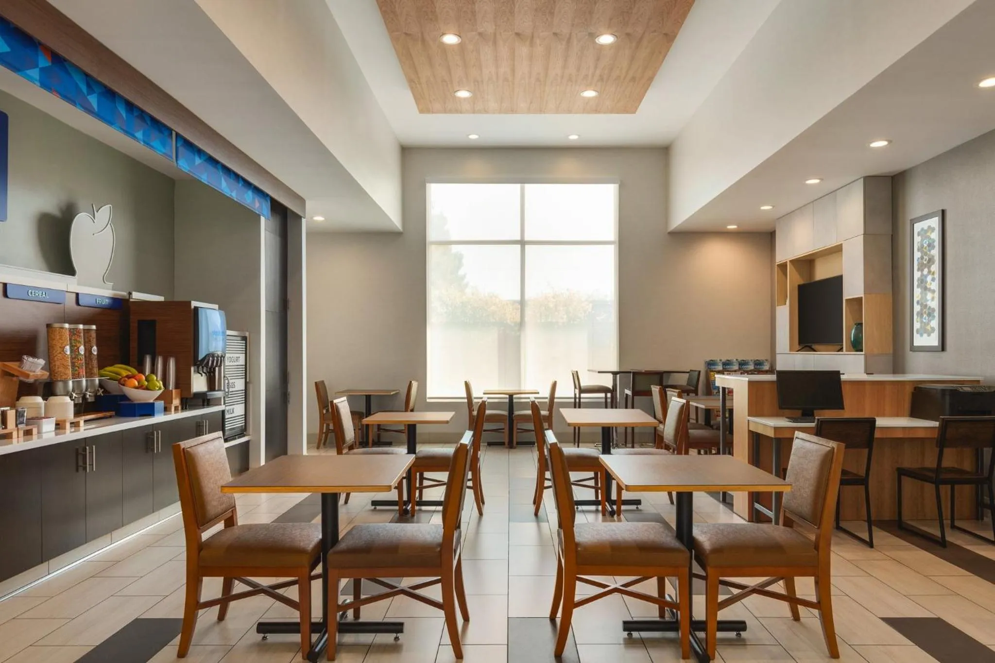 Breakfast in Holiday Inn Express- West Sacramento by IHG