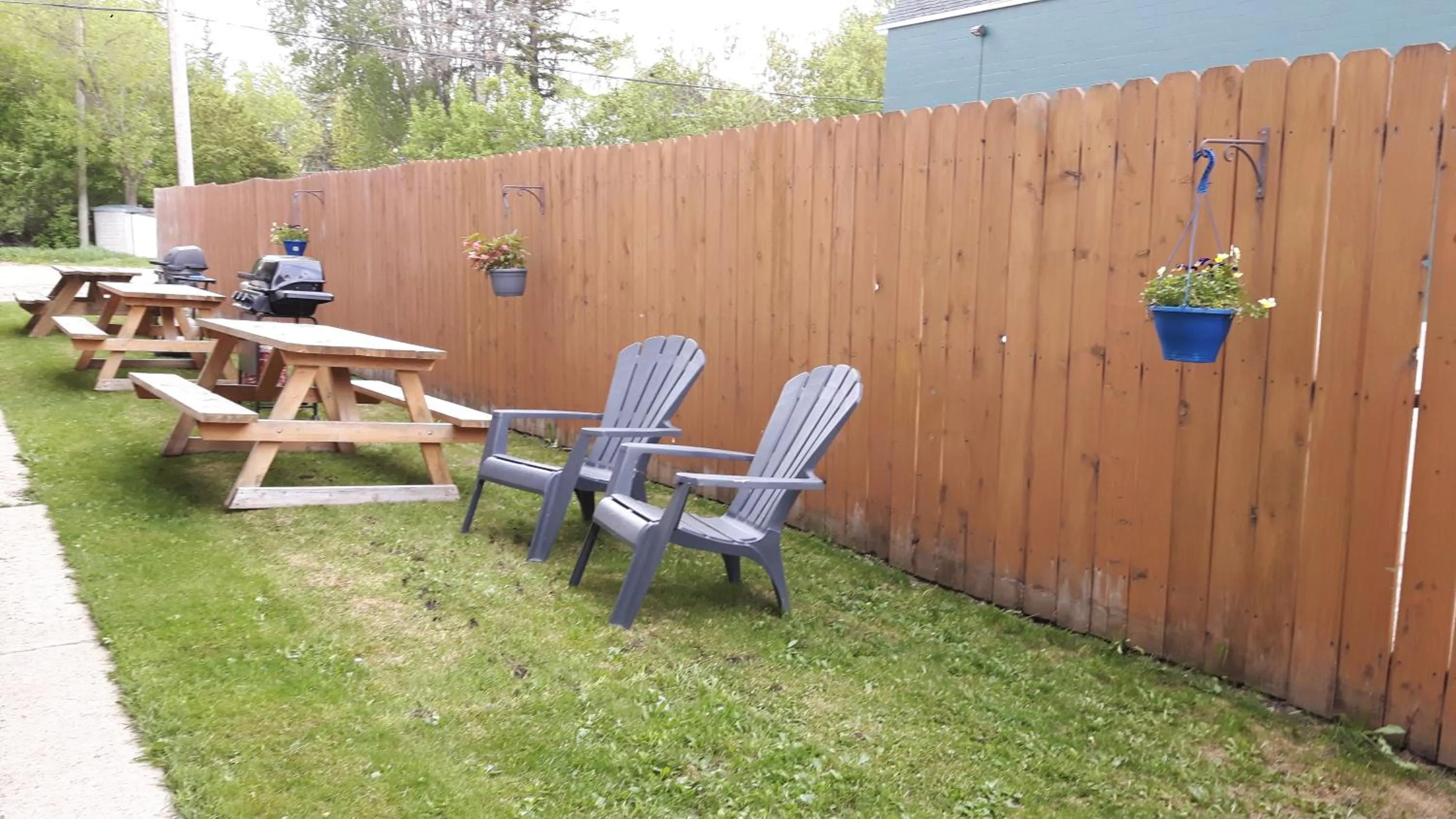 BBQ facilities in Edgewater Inn