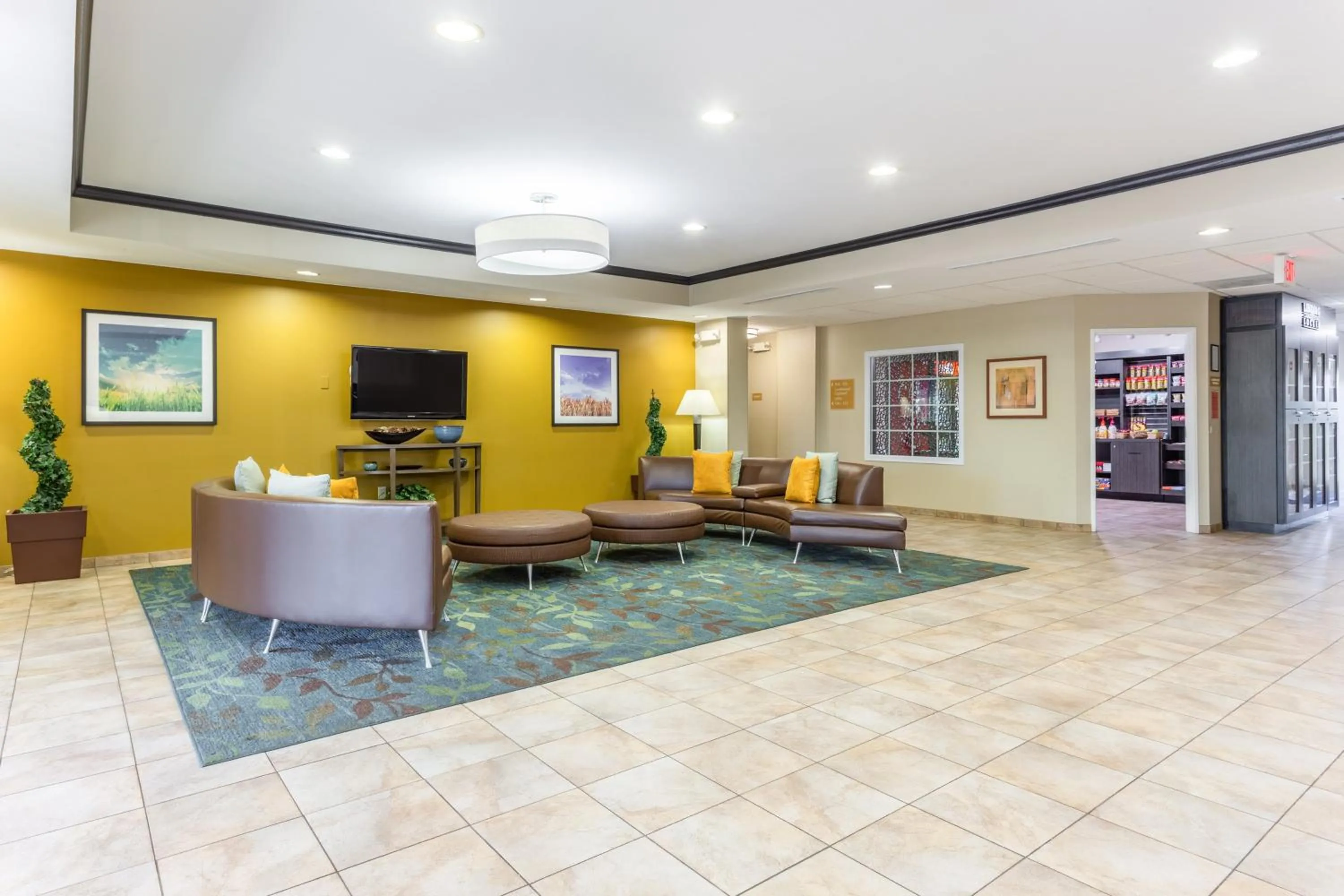 Property building in Candlewood Suites Aurora-Naperville by IHG