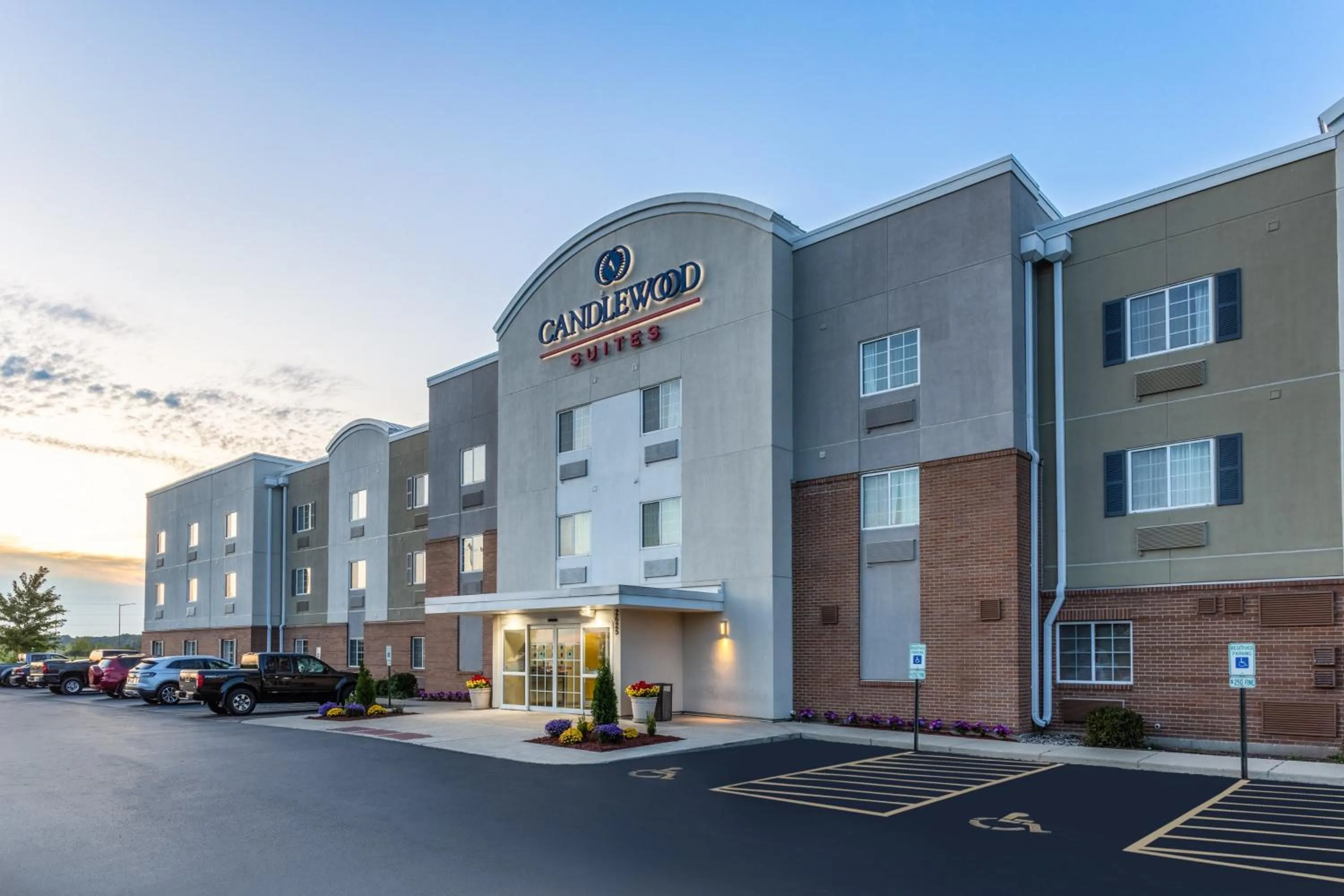 Property building in Candlewood Suites Aurora-Naperville by IHG