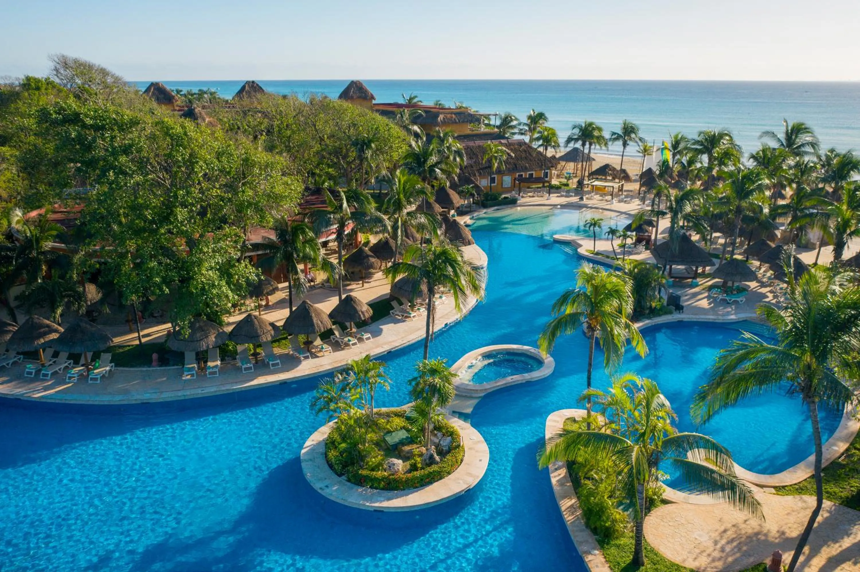 Swimming pool in Iberostar Waves Tucan - All Inclusive