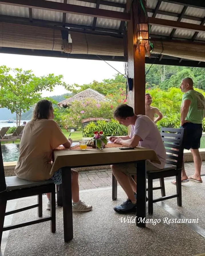 Restaurant/places to eat in Cocotinos Lembeh a Boutique Dive Lodge