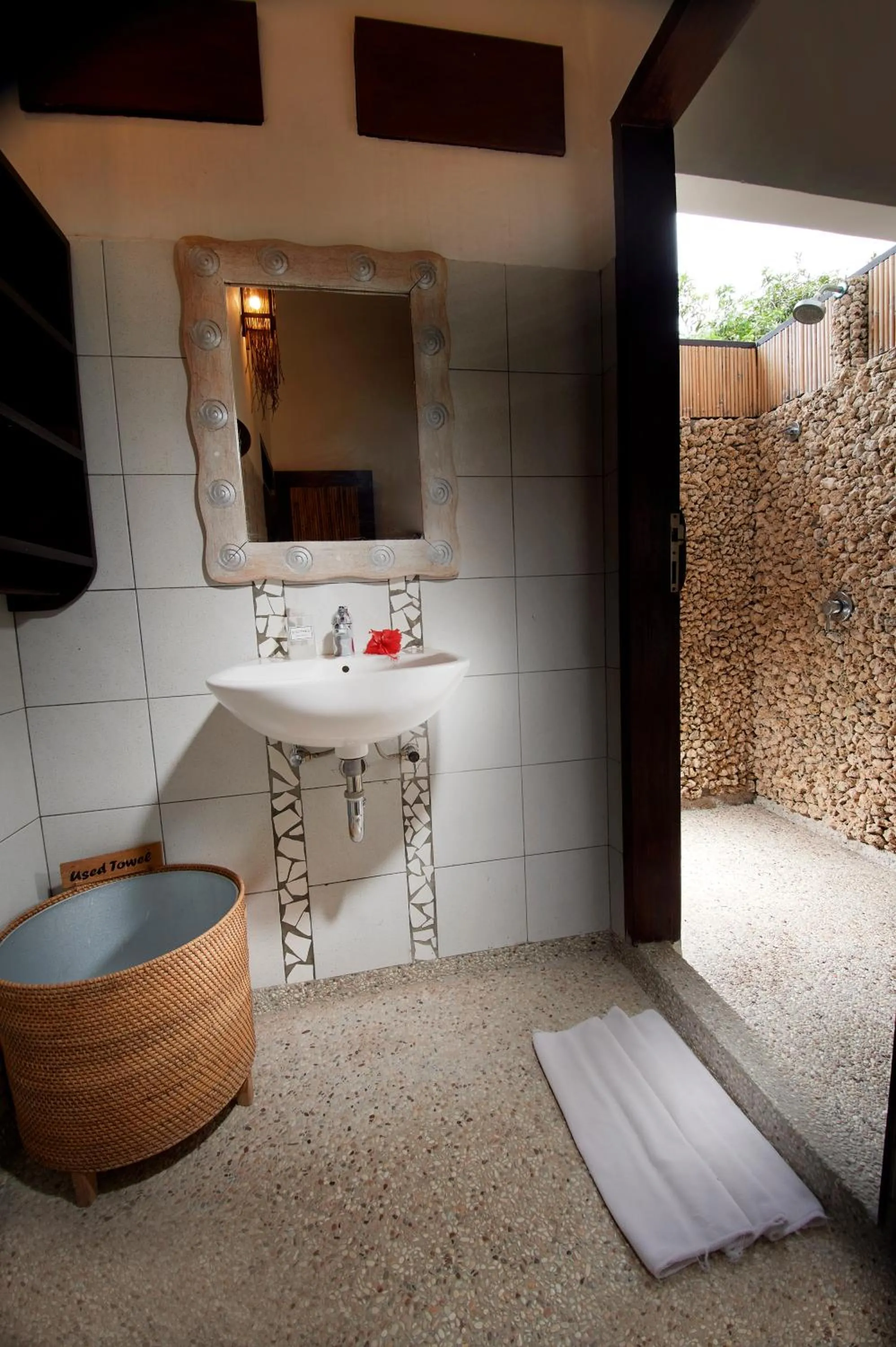 Bathroom in Cocotinos Lembeh a Boutique Dive Lodge