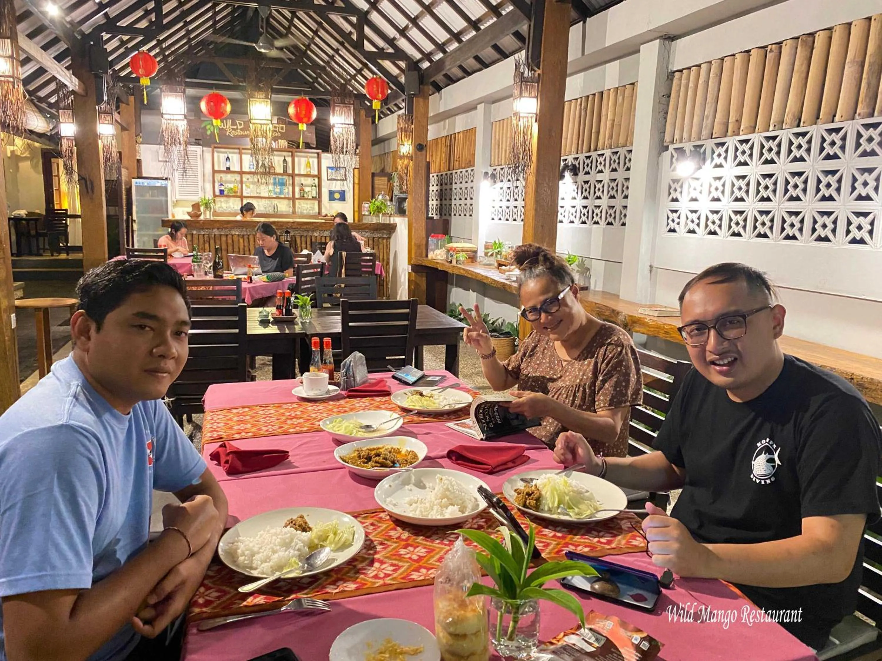 Restaurant/places to eat in Cocotinos Lembeh a Boutique Dive Lodge