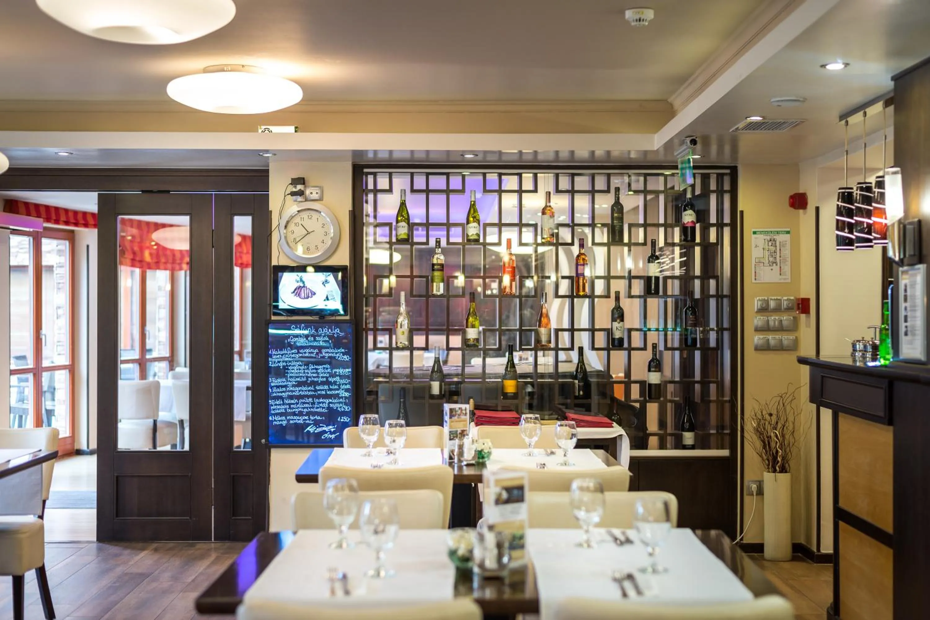 Restaurant/places to eat in Tó Wellness Hotel