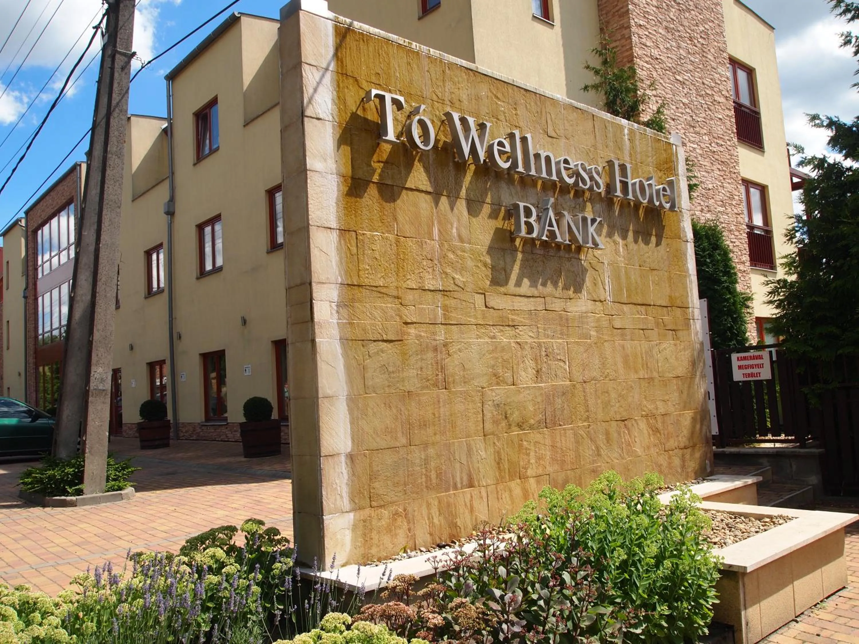 Property building in Tó Wellness Hotel