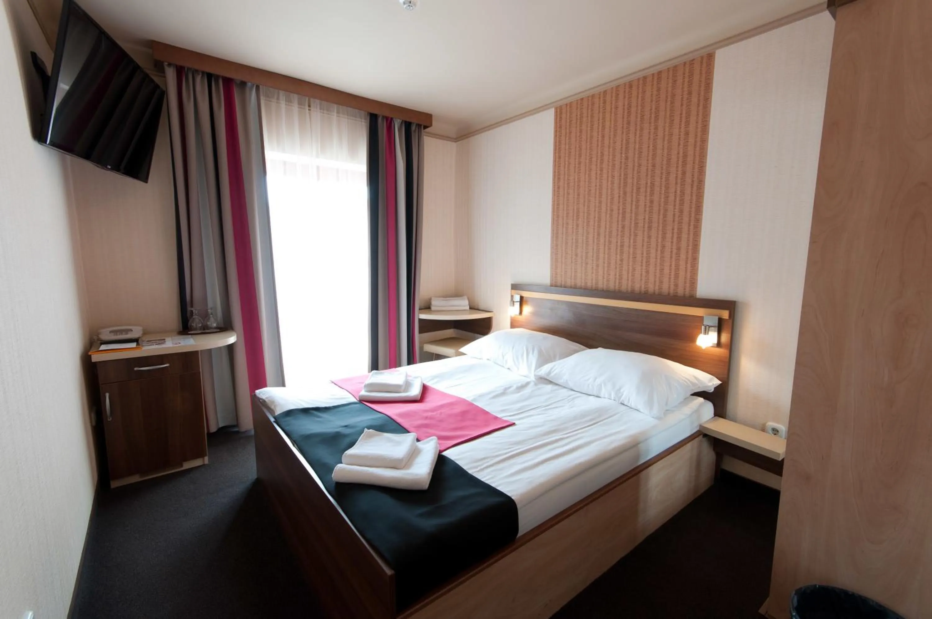 Photo of the whole room, Bed in Tó Wellness Hotel