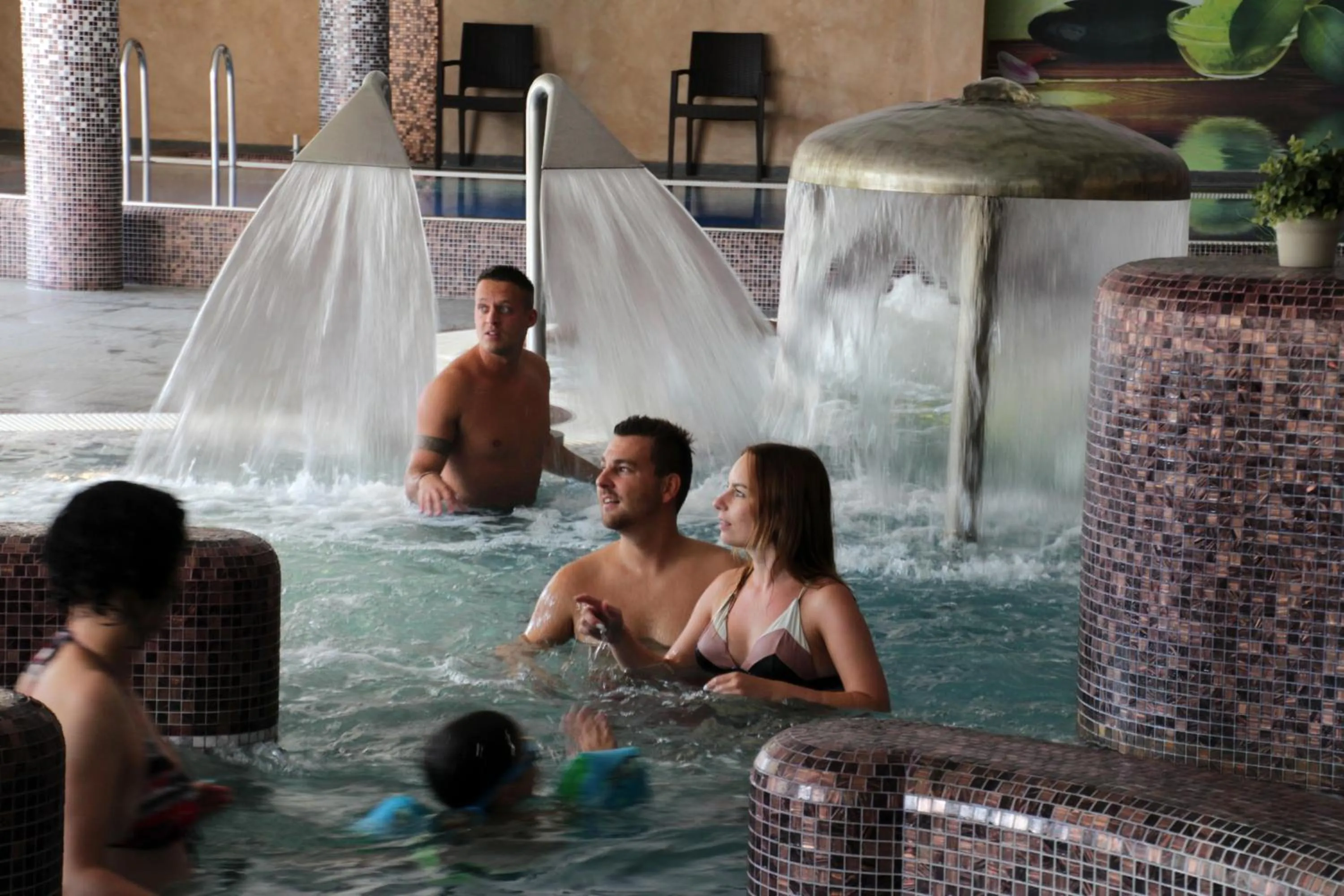 Swimming pool in Tó Wellness Hotel