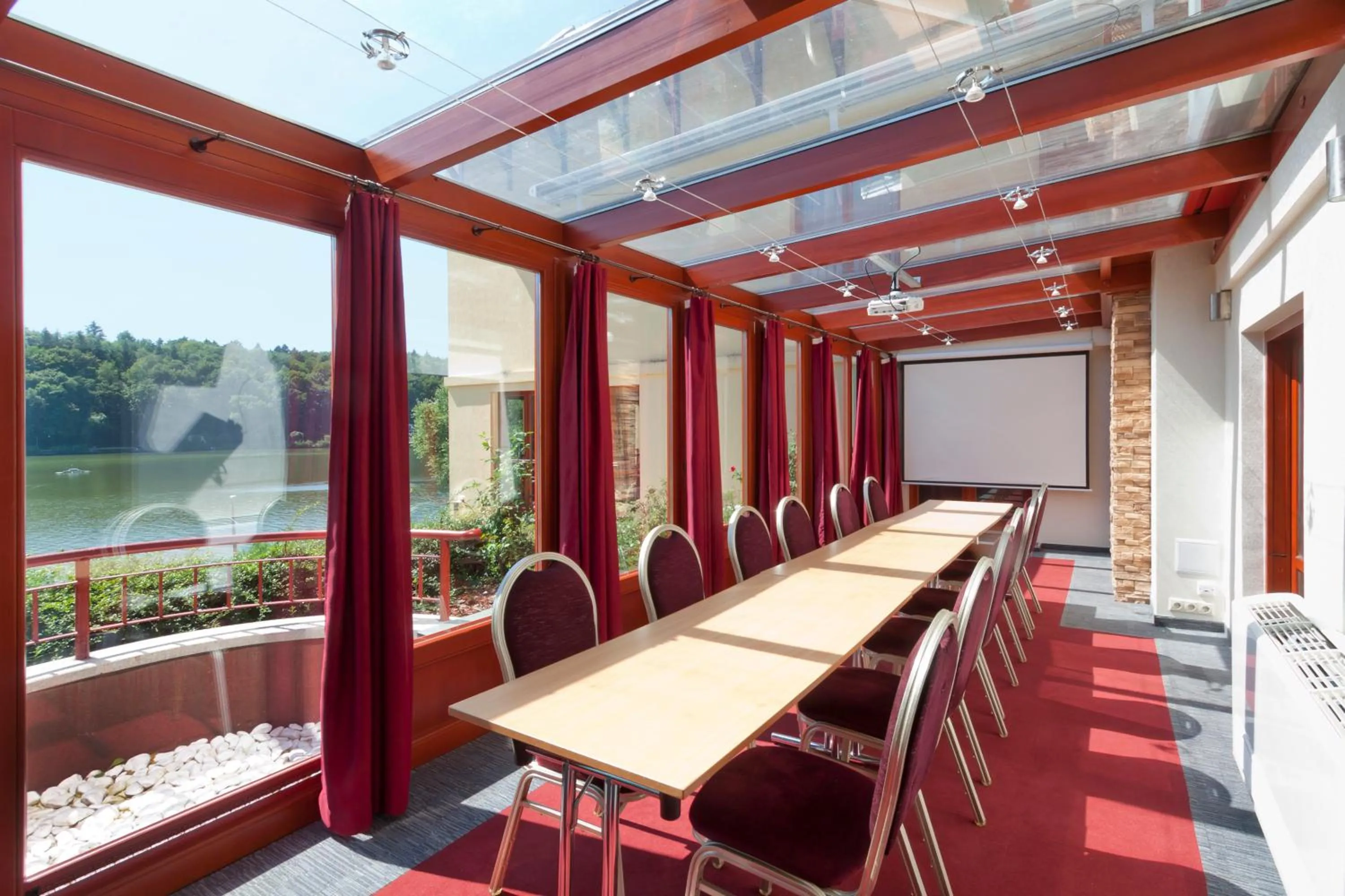 Meeting/conference room in Tó Wellness Hotel