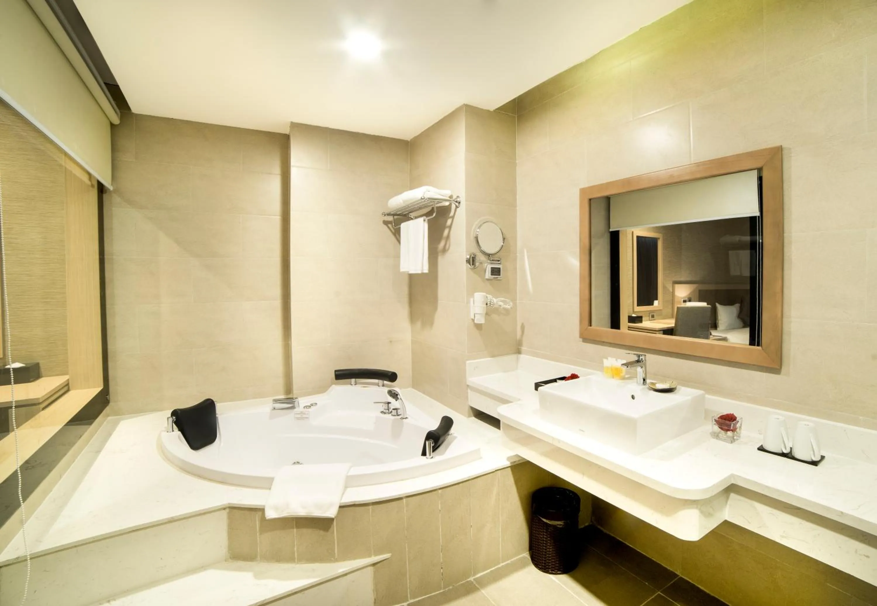 Bathroom in Muong Thanh Luxury Vientiane Hotel