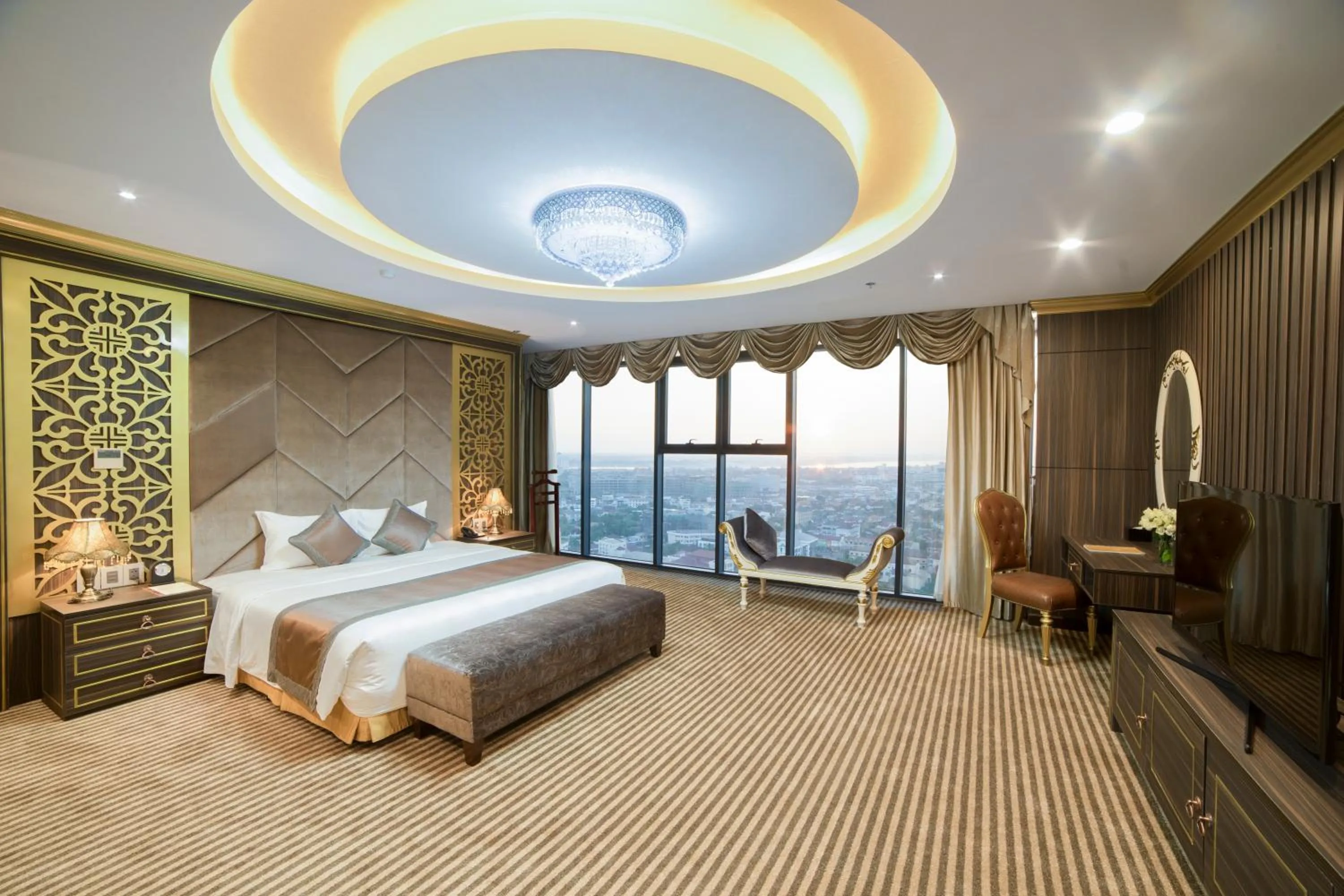 Photo of the whole room, Bed in Muong Thanh Luxury Vientiane Hotel