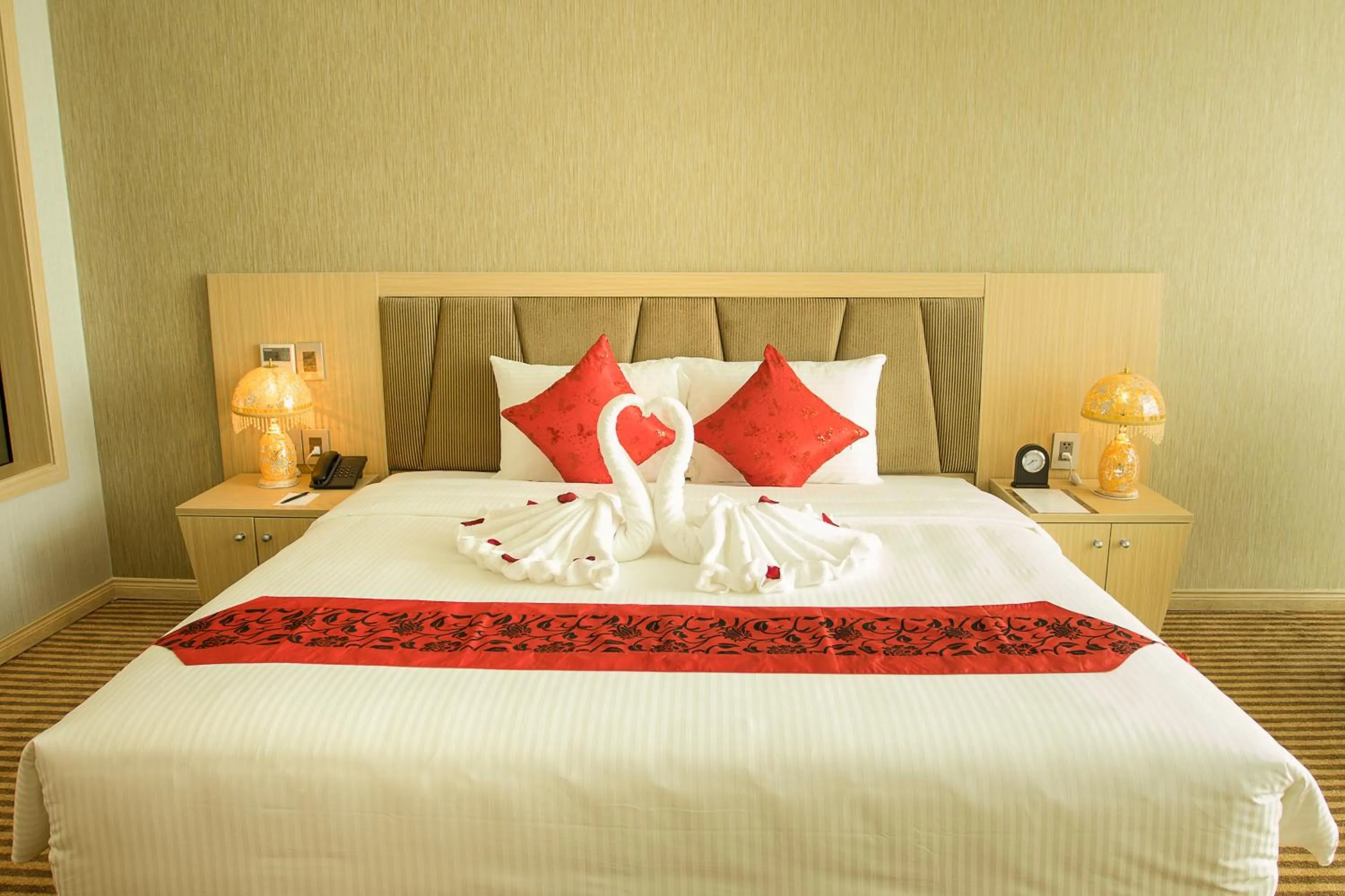Bed in Muong Thanh Luxury Vientiane Hotel