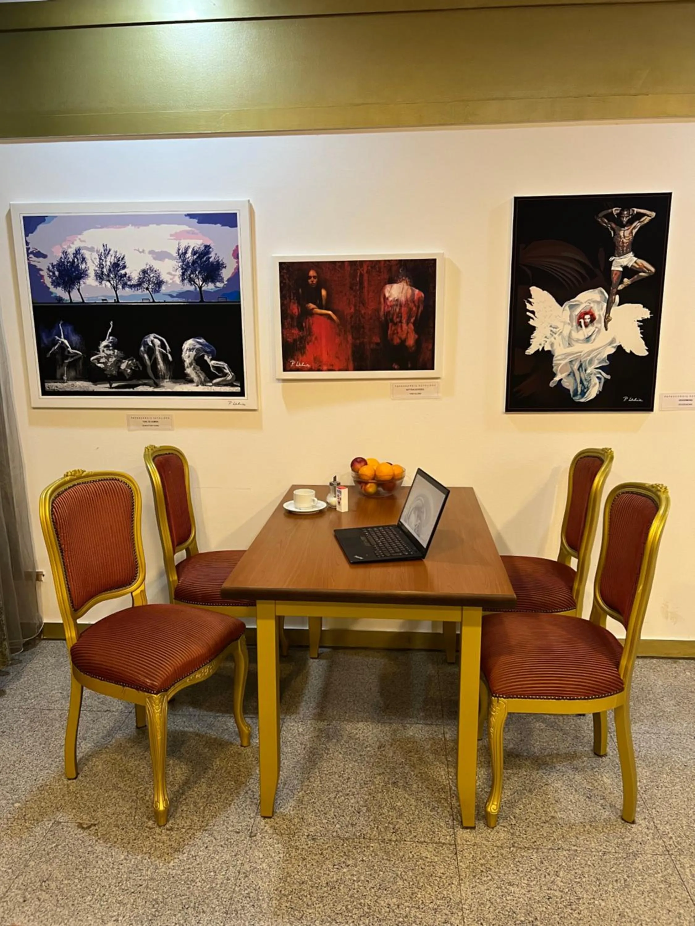 Restaurant/places to eat in Actor Hotel Budapest