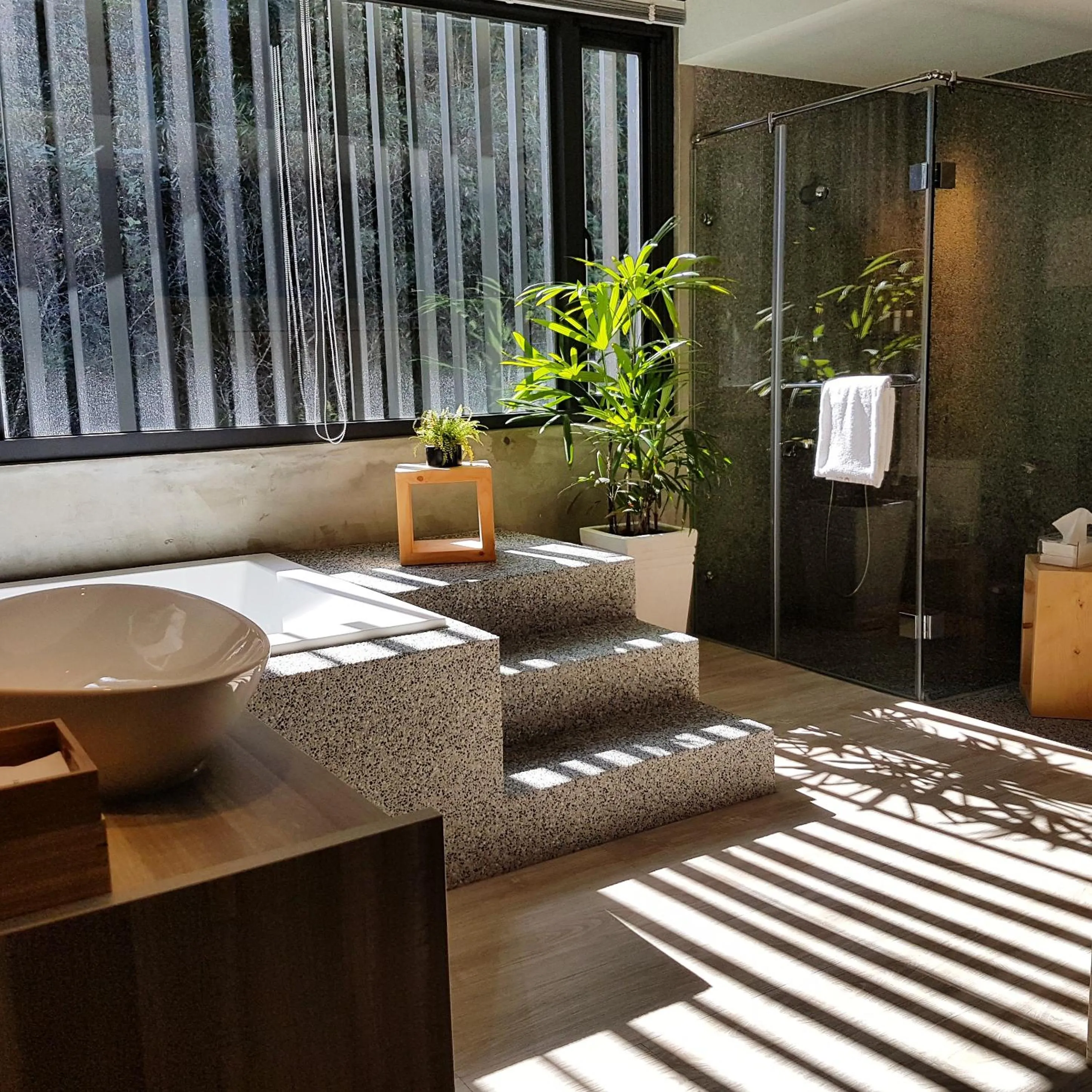 View (from property/room) in Shaoguang 188 日月潭勺光188