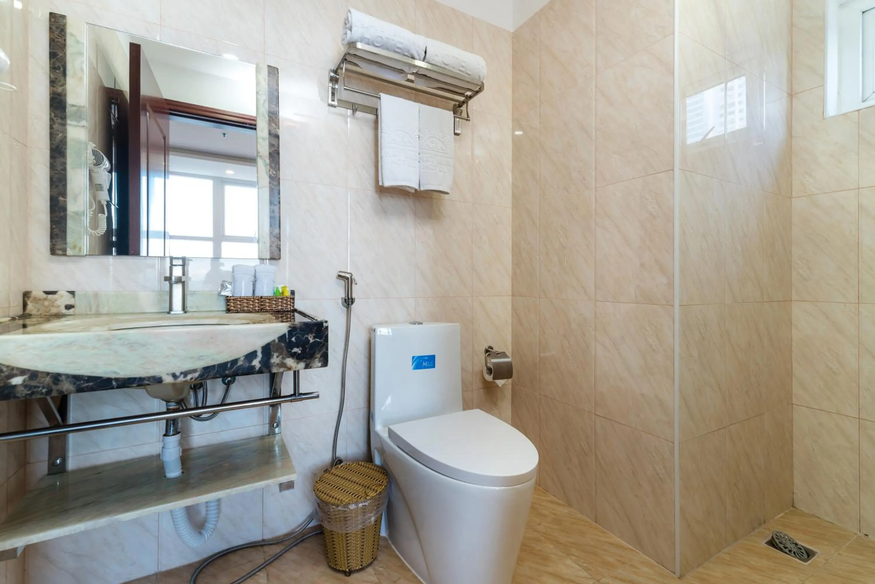 Bathroom in Nhat Minh Hotel and Apartment